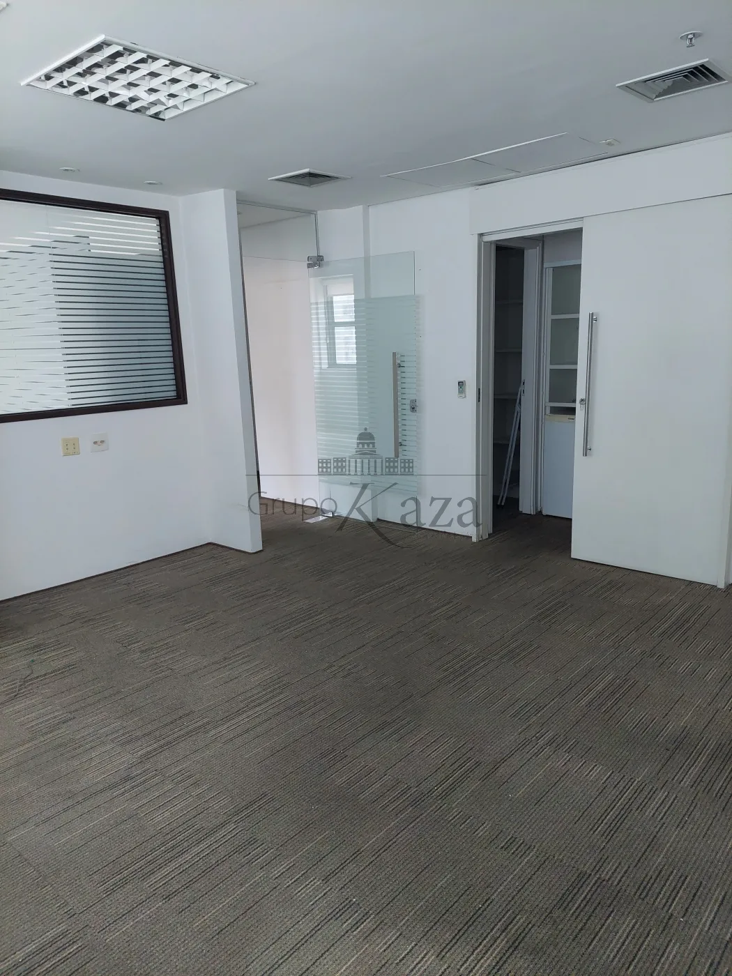 Foto 1 de Comercial Conjunto Comercial em Cerqueira César, São Paulo - imagem 1 Foto 1 de Comercial Conjunto Comercial em Cerqueira César, São Paulo - imagem 1