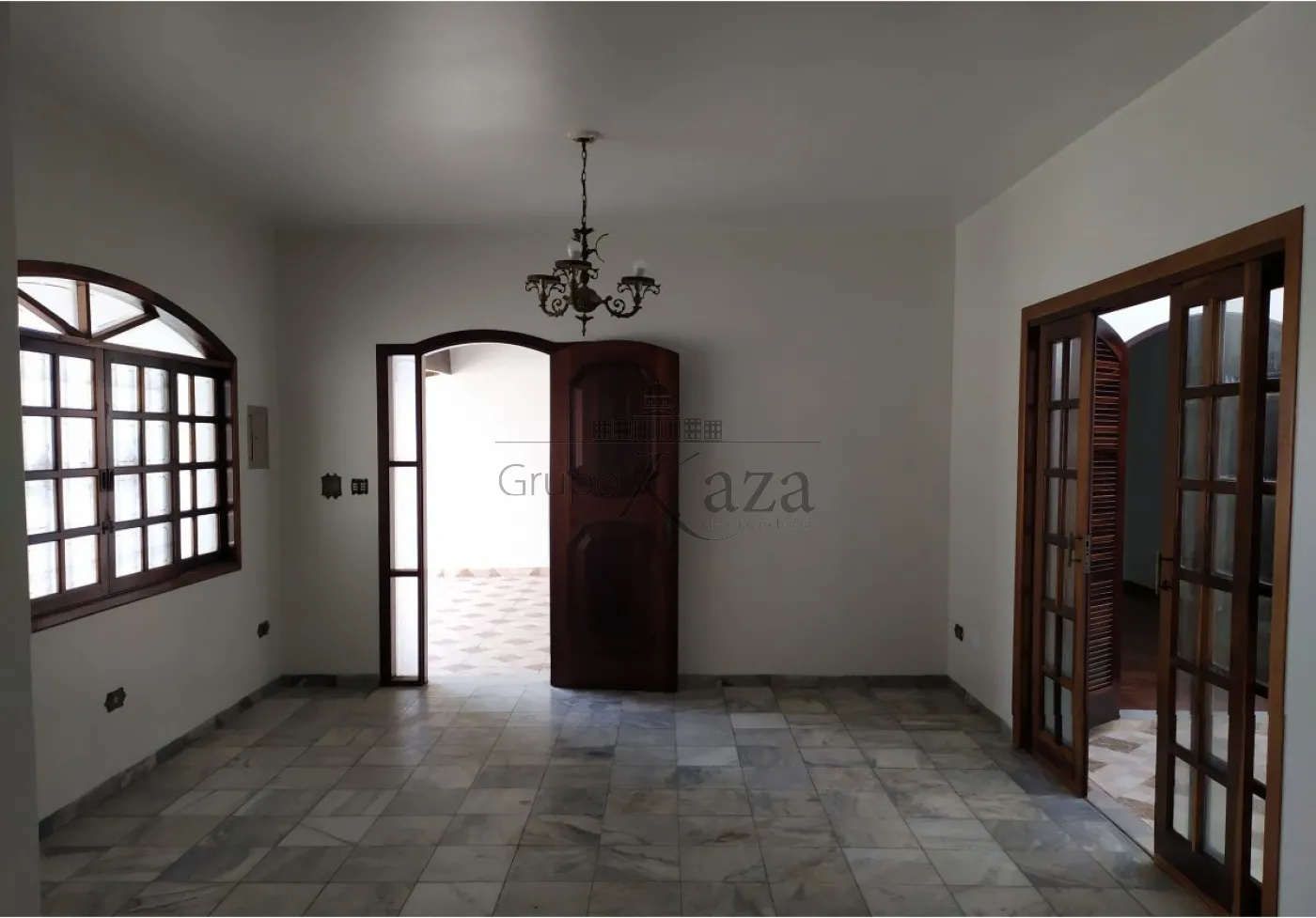 Foto 2 de Casa Padrão em Parque Brasil, Jacareí - imagem 2 Foto 2 de Casa Padrão em Parque Brasil, Jacareí - imagem 2