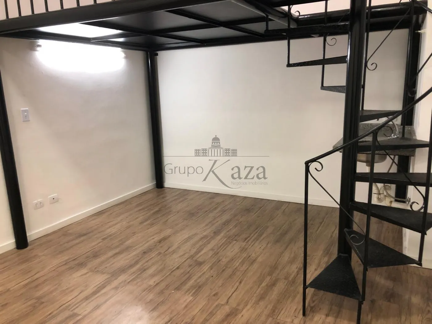 Foto 2 de Comercial Loja em condomínio comercial em Centro, São José dos Campos - imagem 2 Foto 2 de Comercial Loja em condomínio comercial em Centro, São José dos Campos - imagem 2