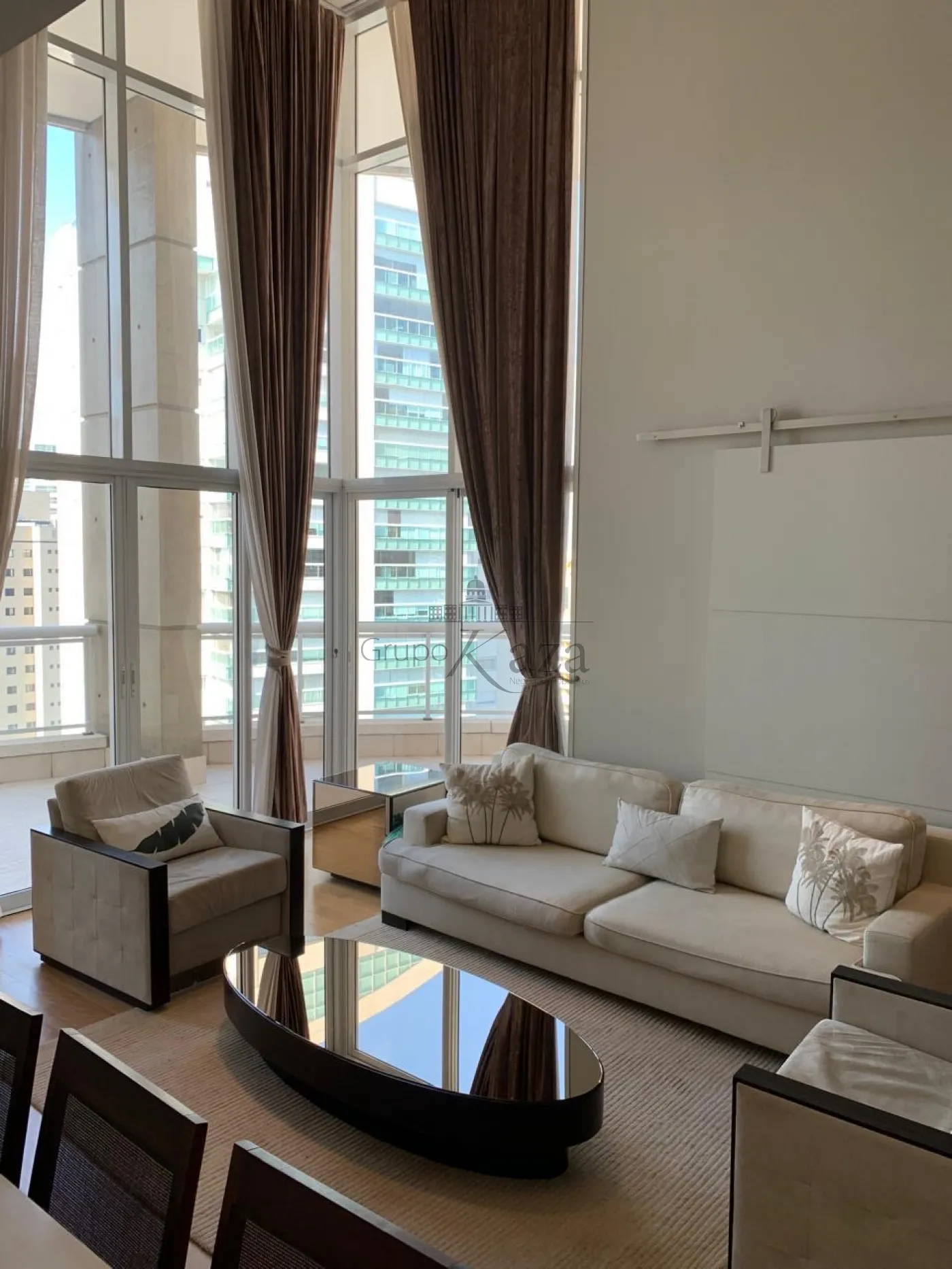 Foto 1 de Apartamento Duplex em Vila Nova Conceição, São Paulo - imagem 1 Foto 1 de Apartamento Duplex em Vila Nova Conceição, São Paulo - imagem 1