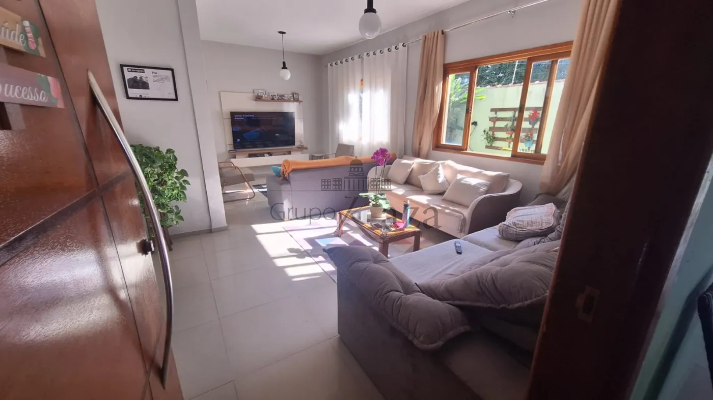 Foto 1 de Casa Padrão em Jardim Santa Maria, Jacareí - imagem 1 Foto 1 de Casa Padrão em Jardim Santa Maria, Jacareí - imagem 1