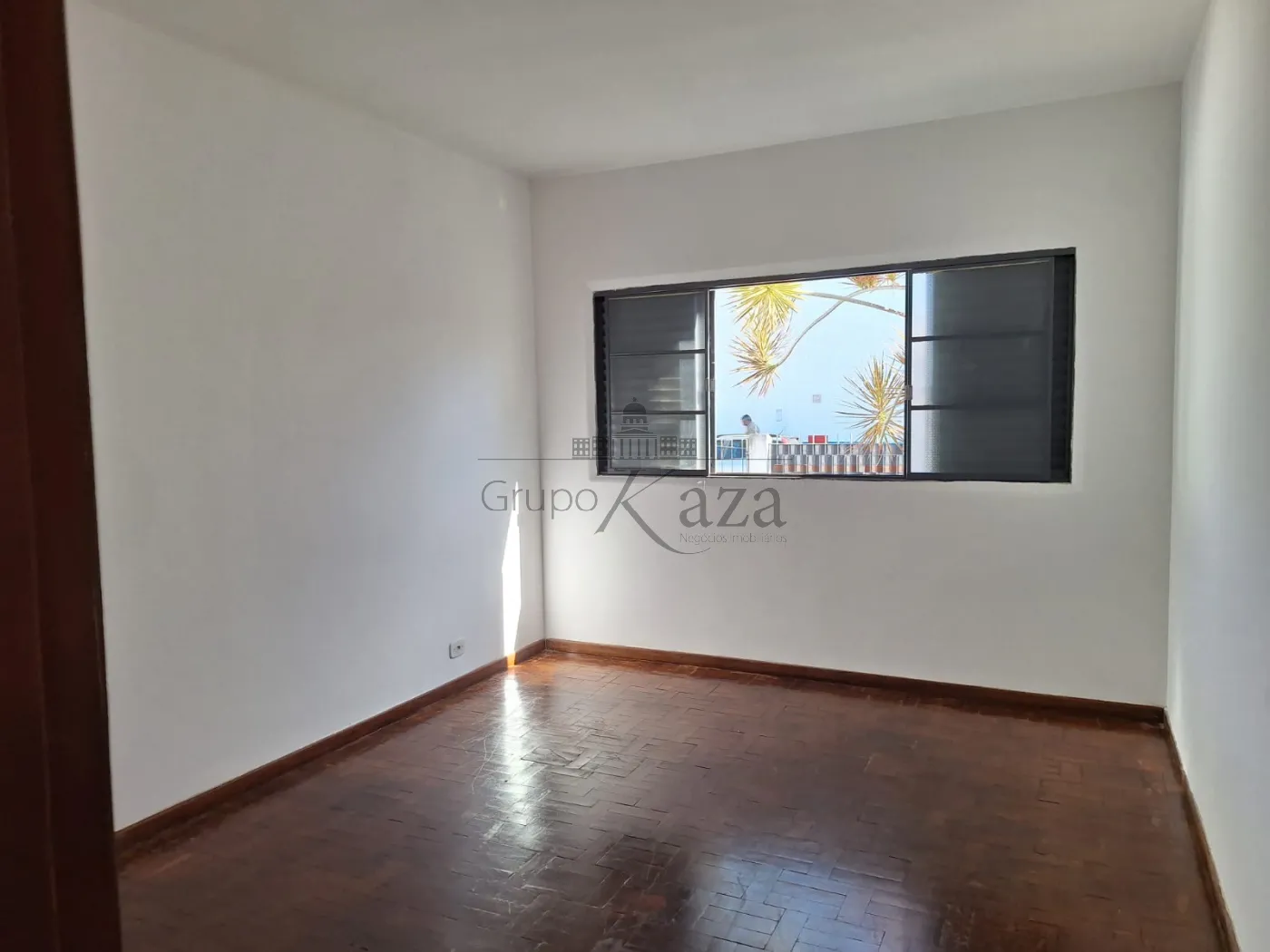 Foto 2 de Casa Padrão em Vila Letônia, São José dos Campos - imagem 2 Foto 2 de Casa Padrão em Vila Letônia, São José dos Campos - imagem 2