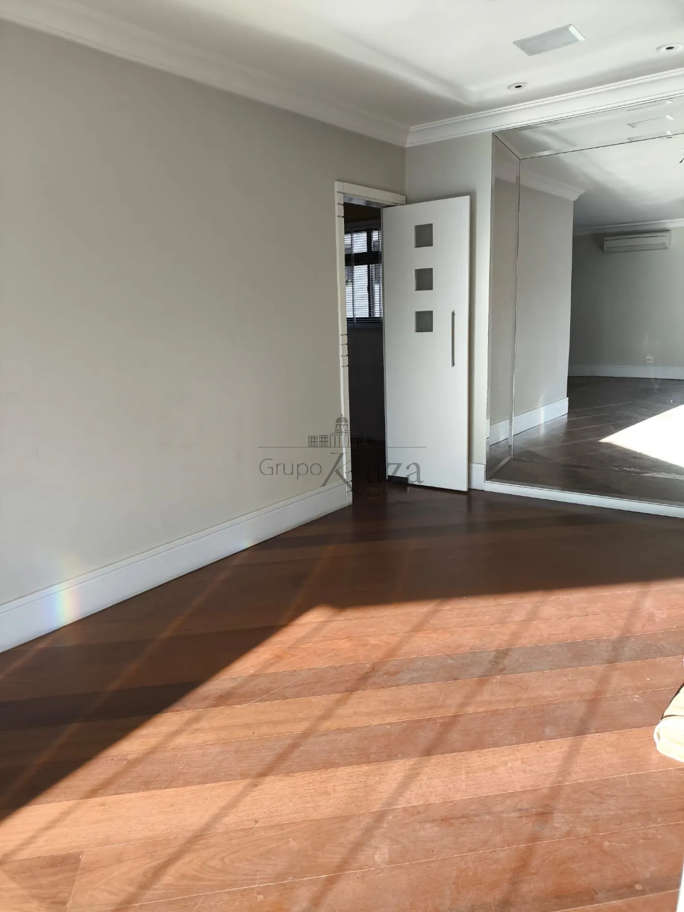 Foto 3 de Apartamento Padrão em Moema, São Paulo - imagem 3 Foto 3 de Apartamento Padrão em Moema, São Paulo - imagem 3