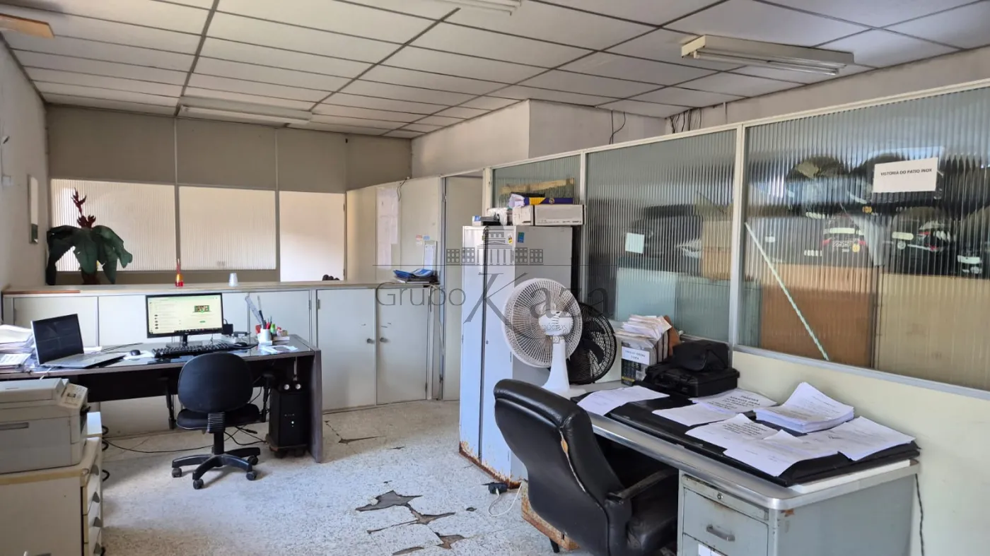 Foto 3 de Comercial Galpão em Vila Garcia (São Silvestre), Jacareí - imagem 3 Foto 3 de Comercial Galpão em Vila Garcia (São Silvestre), Jacareí - imagem 3