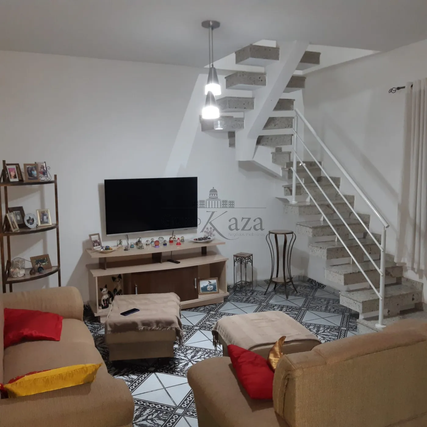 Foto 1 de Casa Sobrado em Jardim Santa Maria, Jacareí - imagem 1 Foto 1 de Casa Sobrado em Jardim Santa Maria, Jacareí - imagem 1