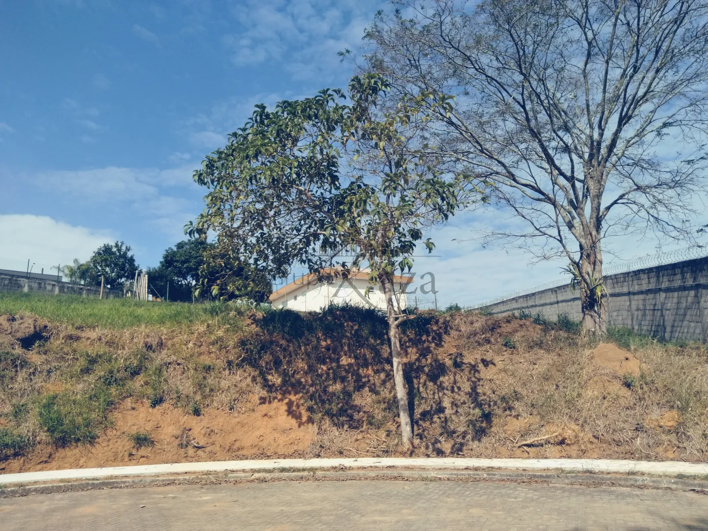 Foto 1 de Terreno Condomínio em Condomínio Colinas do Parahyba, São José dos Campos - imagem 1 Foto 1 de Terreno Condomínio em Condomínio Colinas do Parahyba, São José dos Campos - imagem 1
