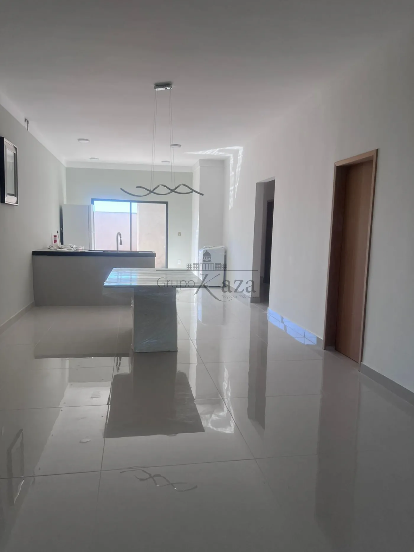 Foto 1 de Comercial Condomínio em Vila Galvão, Caçapava - imagem 1 Foto 1 de Comercial Condomínio em Vila Galvão, Caçapava - imagem 1