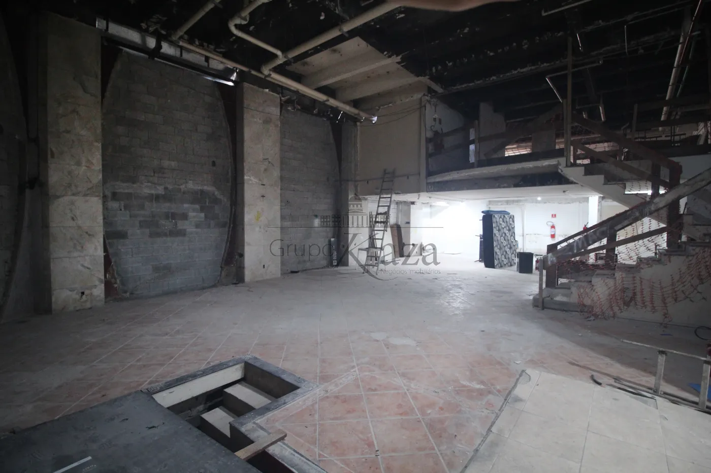 Foto 2 de Comercial Loja em República, São Paulo - imagem 2 Foto 2 de Comercial Loja em República, São Paulo - imagem 2