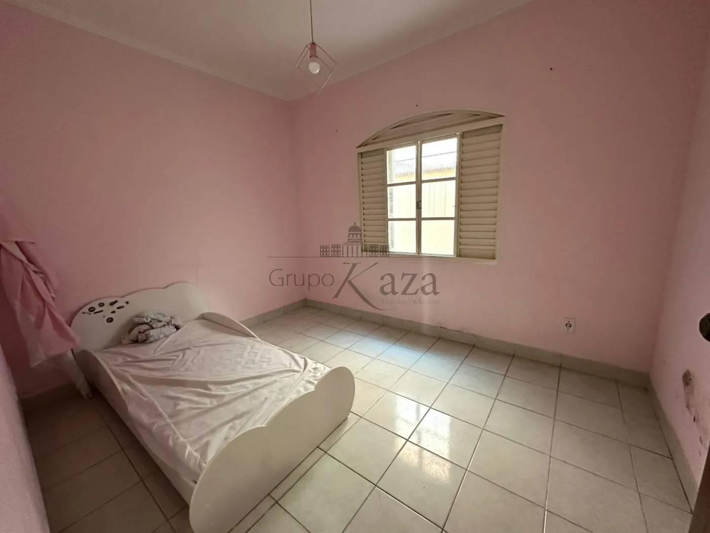 Foto 12 de Casa Padrão em Jardim Portugal, São José dos Campos - imagem 12