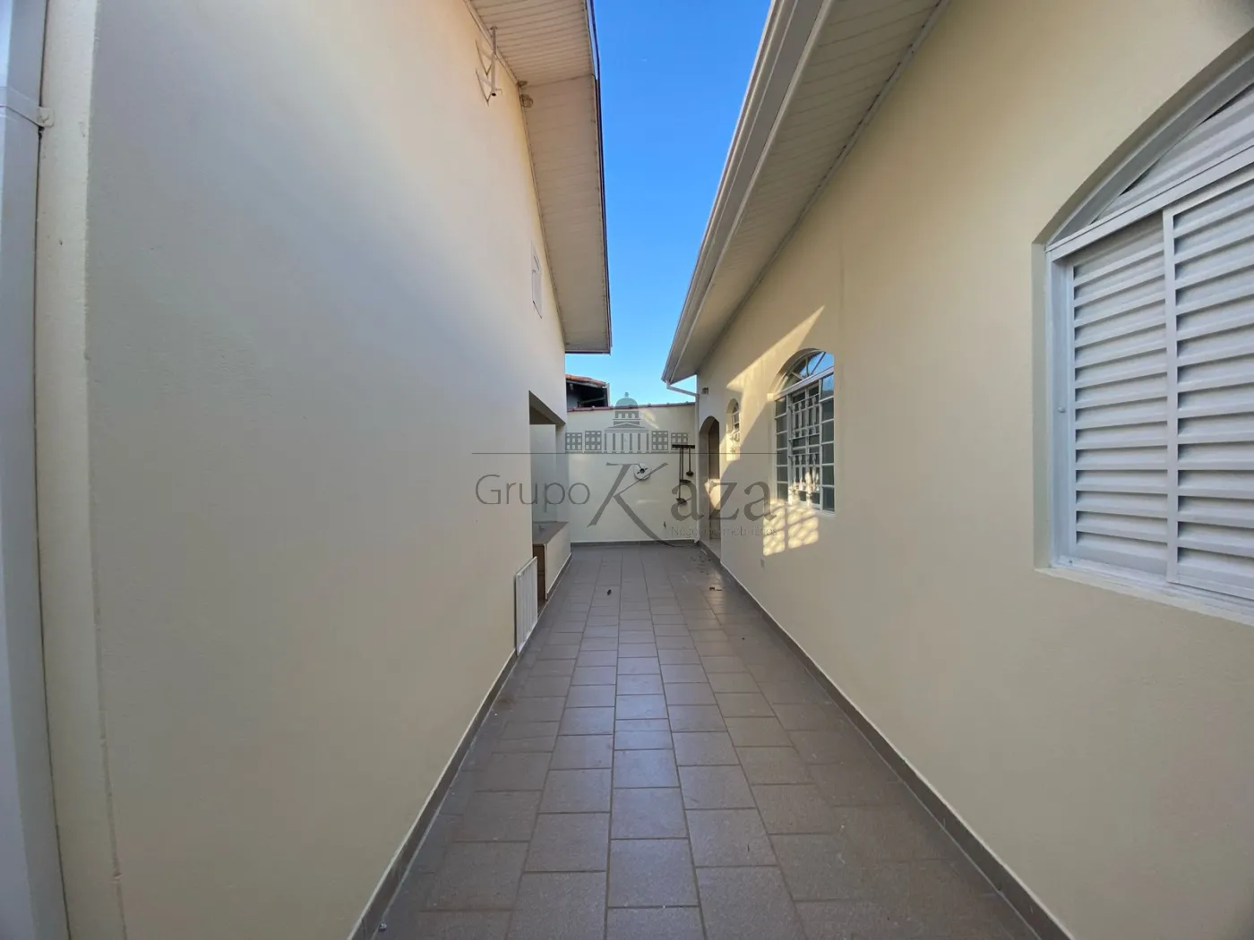 Foto 17 de Casa Padrão em Jardim Uirá, São José dos Campos - imagem 17