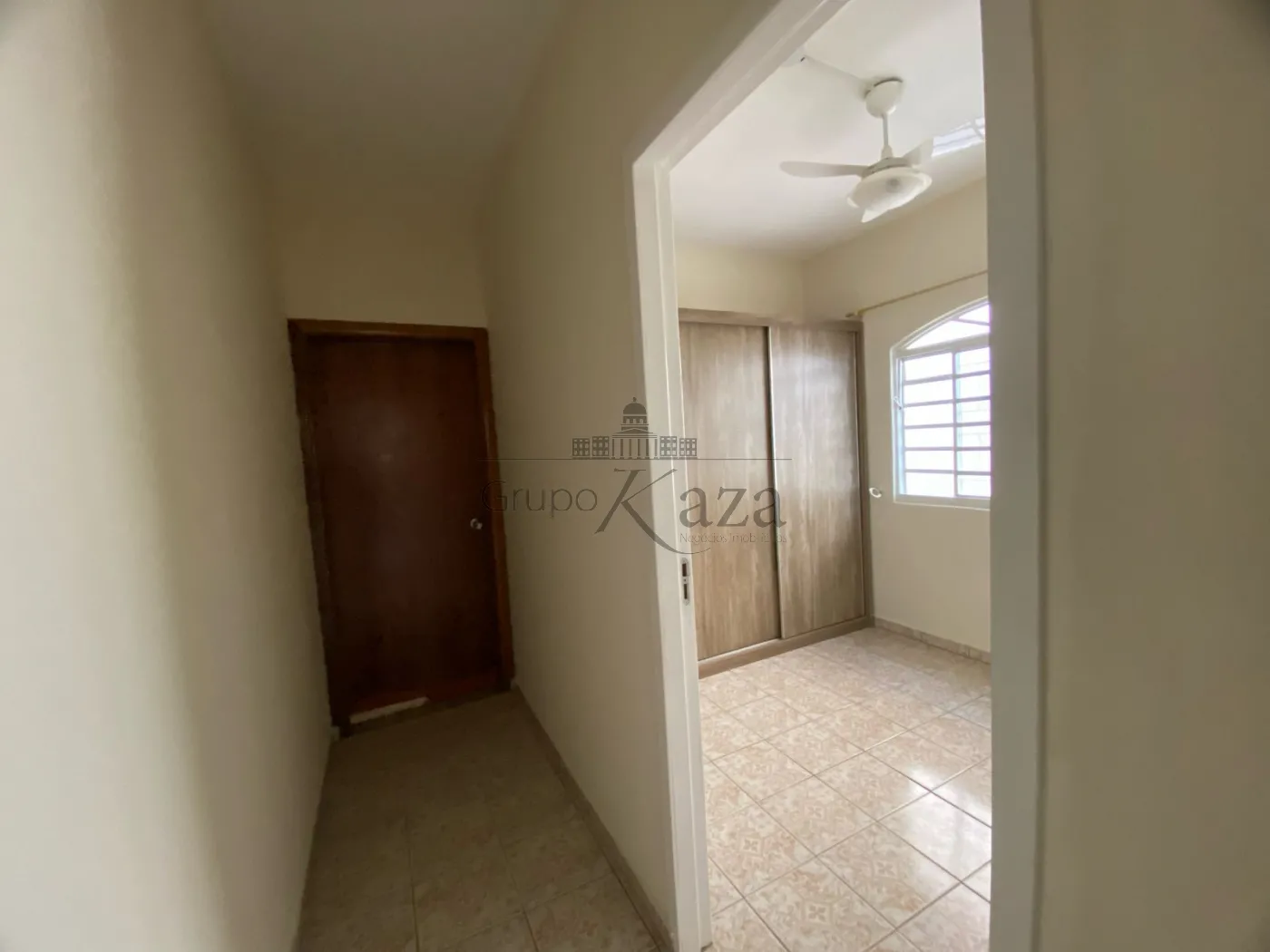 Foto 21 de Casa Padrão em Jardim Uirá, São José dos Campos - imagem 21