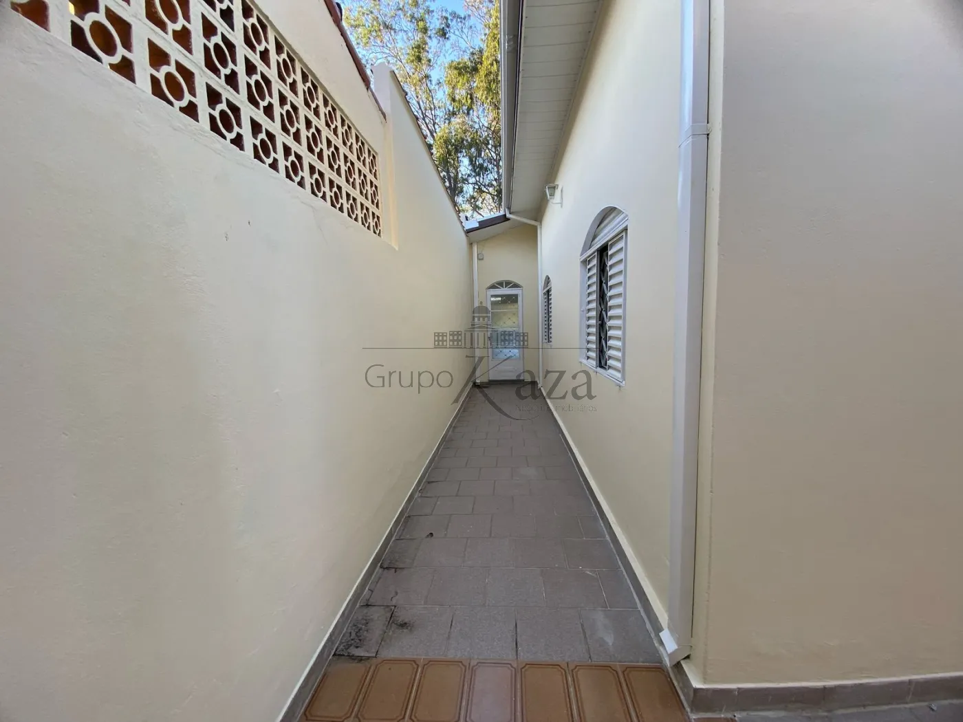 Foto 16 de Casa Padrão em Jardim Uirá, São José dos Campos - imagem 16