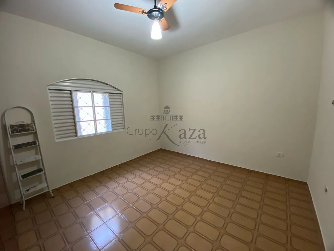 Foto 9 de Casa Padrão em Jardim Uirá, São José dos Campos - imagem 9