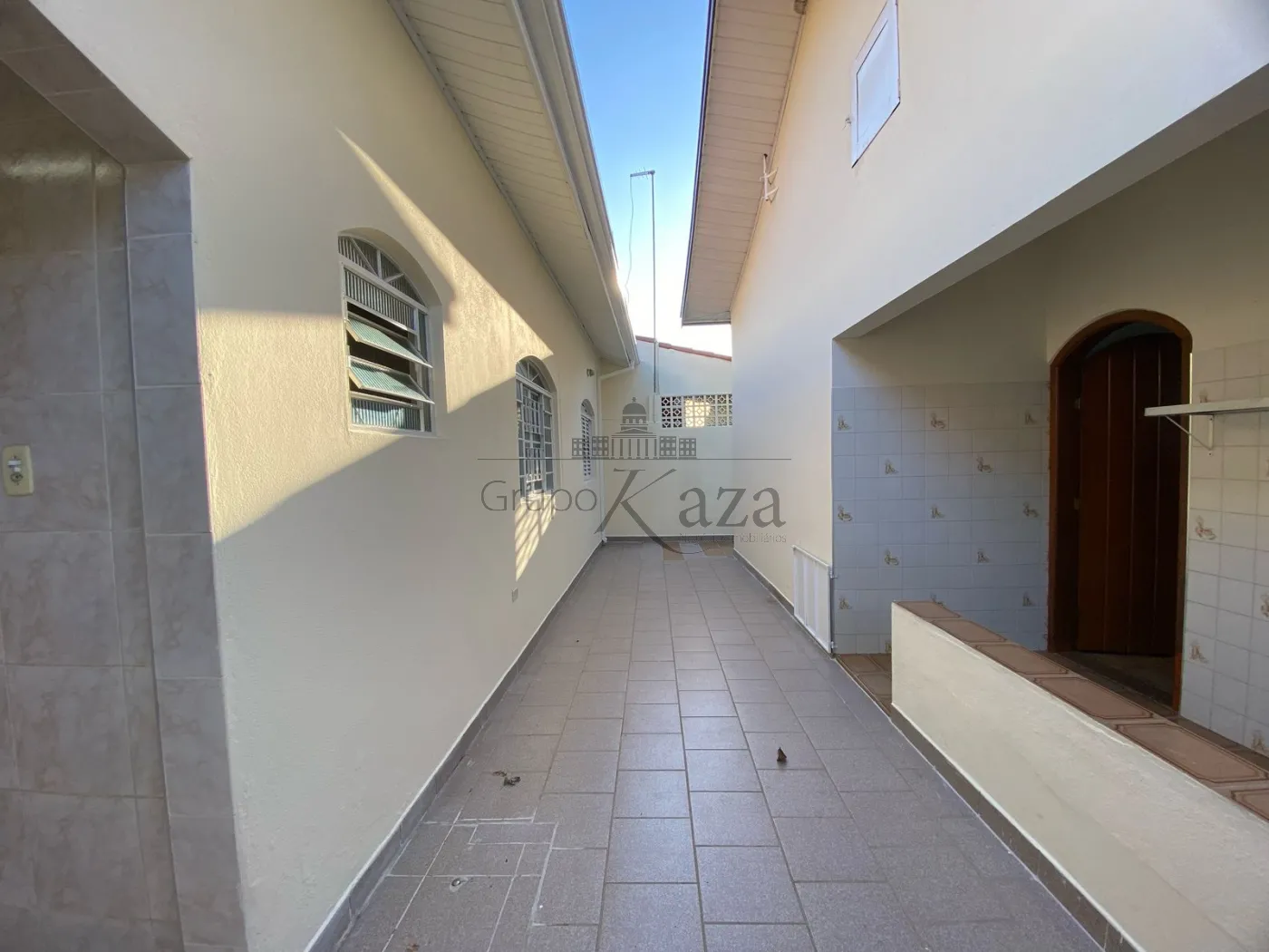 Foto 18 de Casa Padrão em Jardim Uirá, São José dos Campos - imagem 18