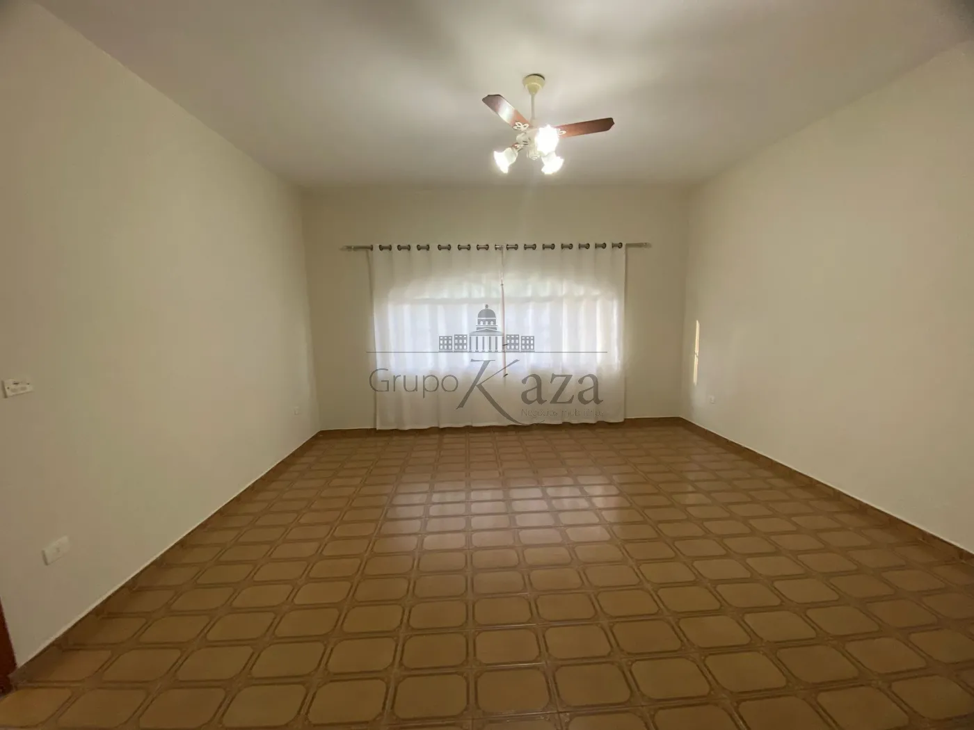 Foto 2 de Casa Padrão em Jardim Uirá, São José dos Campos - imagem 2 Foto 2 de Casa Padrão em Jardim Uirá, São José dos Campos - imagem 2