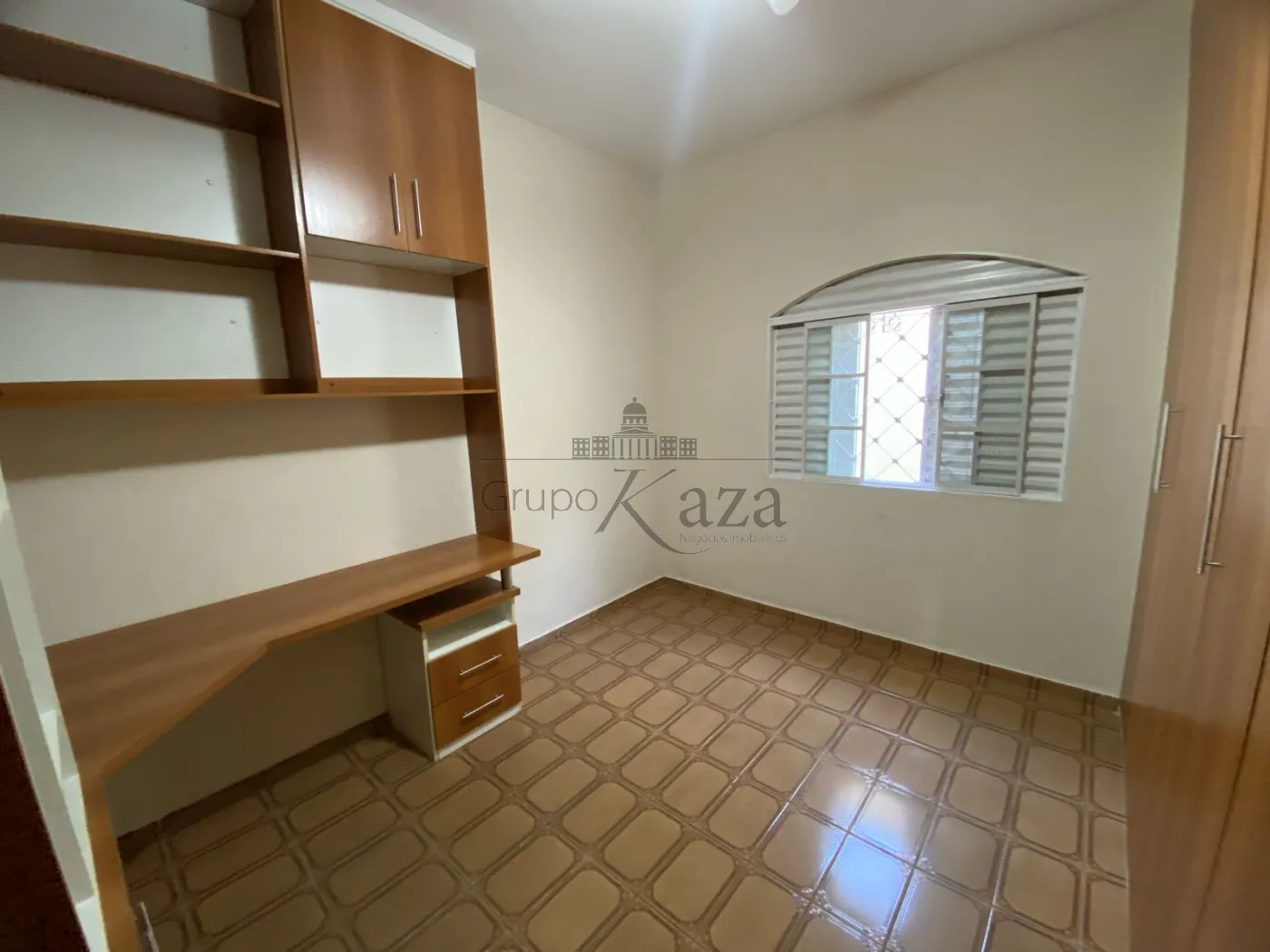 Foto 10 de Casa Padrão em Jardim Uirá, São José dos Campos - imagem 10