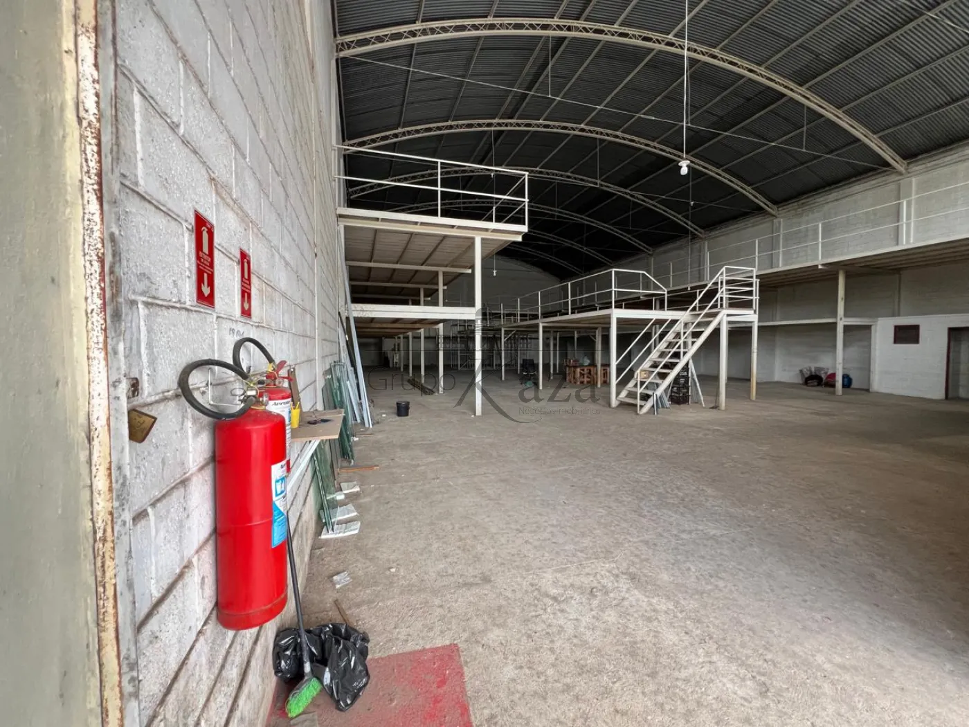 Foto 3 de Comercial Galpão em Jardim Satélite, São José dos Campos - imagem 3 Foto 3 de Comercial Galpão em Jardim Satélite, São José dos Campos - imagem 3