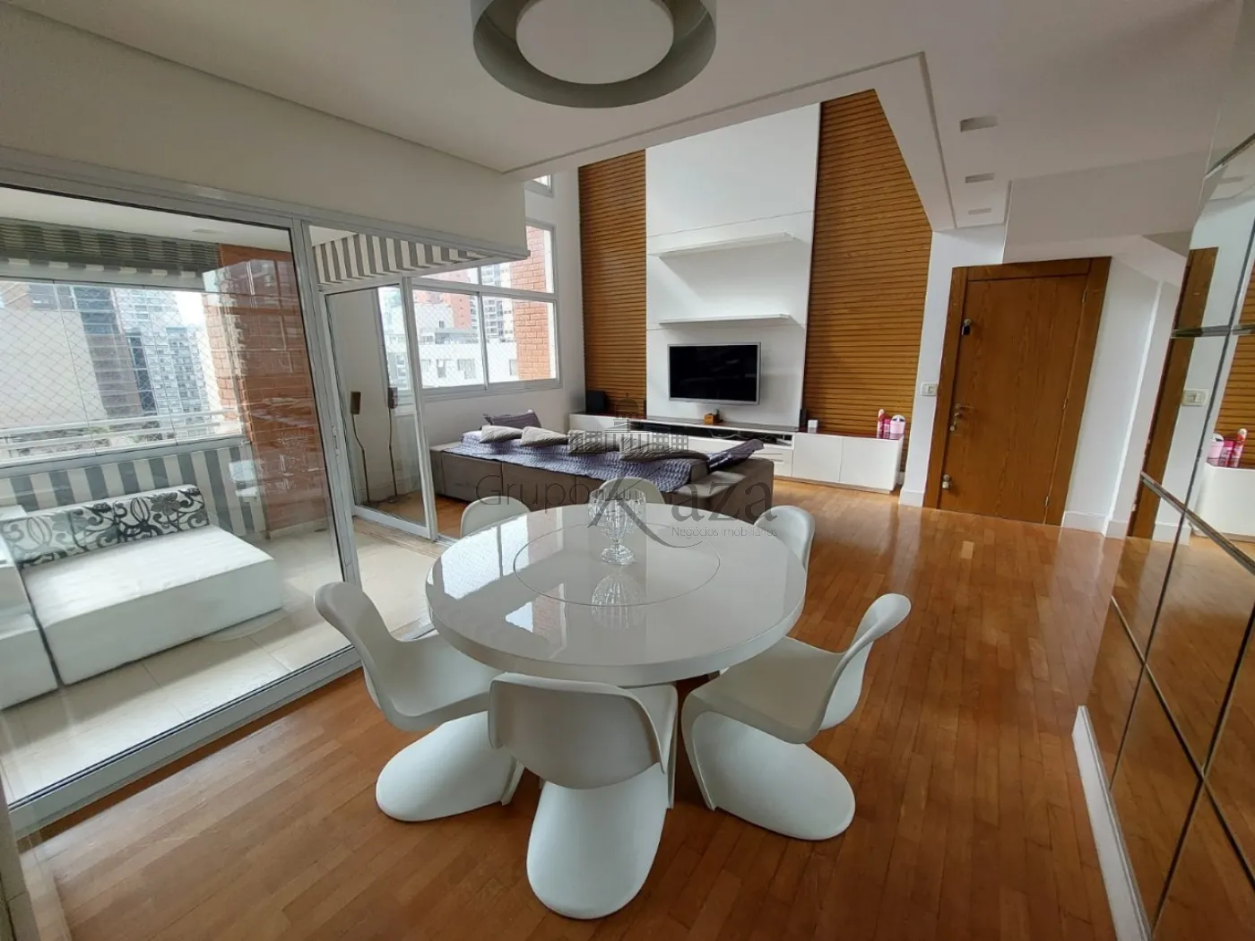 Foto 1 de Apartamento Duplex em Pinheiros, São Paulo - imagem 1 Foto 1 de Apartamento Duplex em Pinheiros, São Paulo - imagem 1