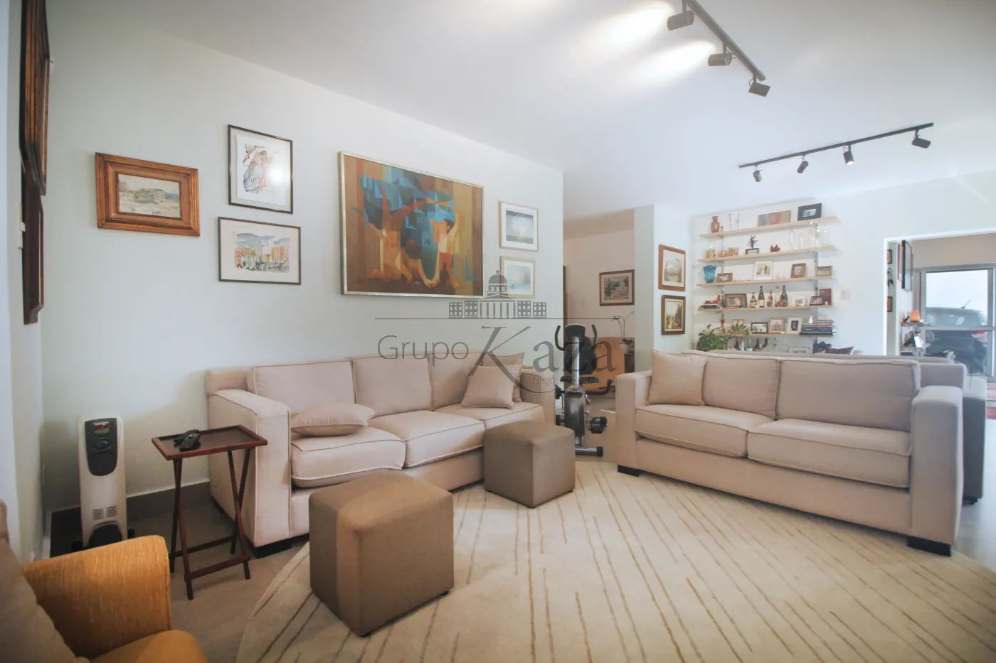 Foto 2 de Casa Padrão em Pacaembu, São Paulo - imagem 2 Foto 2 de Casa Padrão em Pacaembu, São Paulo - imagem 2