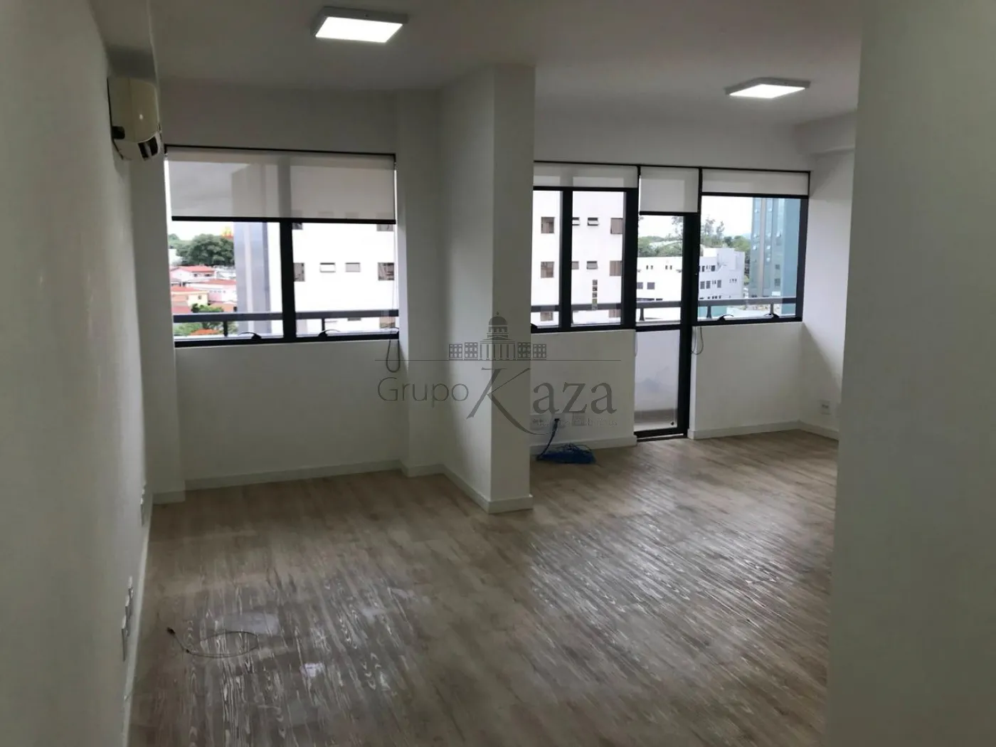 Foto 1 de Comercial Sala Condomínio em Centro, São José dos Campos - imagem 1 Foto 1 de Comercial Sala Condomínio em Centro, São José dos Campos - imagem 1