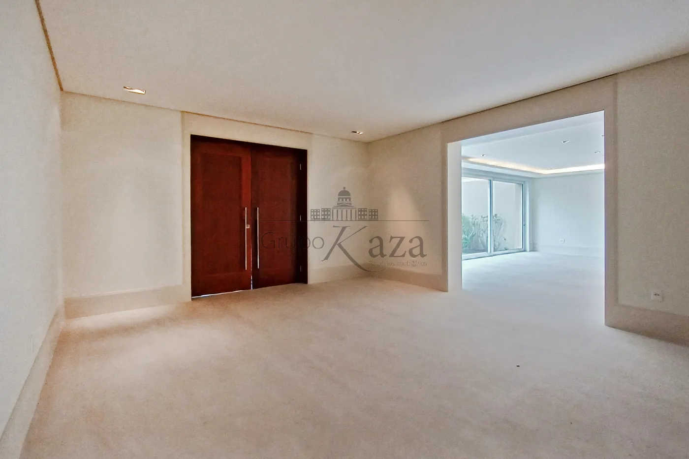 Foto 1 de Casa Padrão em Jardim Europa, São Paulo - imagem 1 Foto 1 de Casa Padrão em Jardim Europa, São Paulo - imagem 1