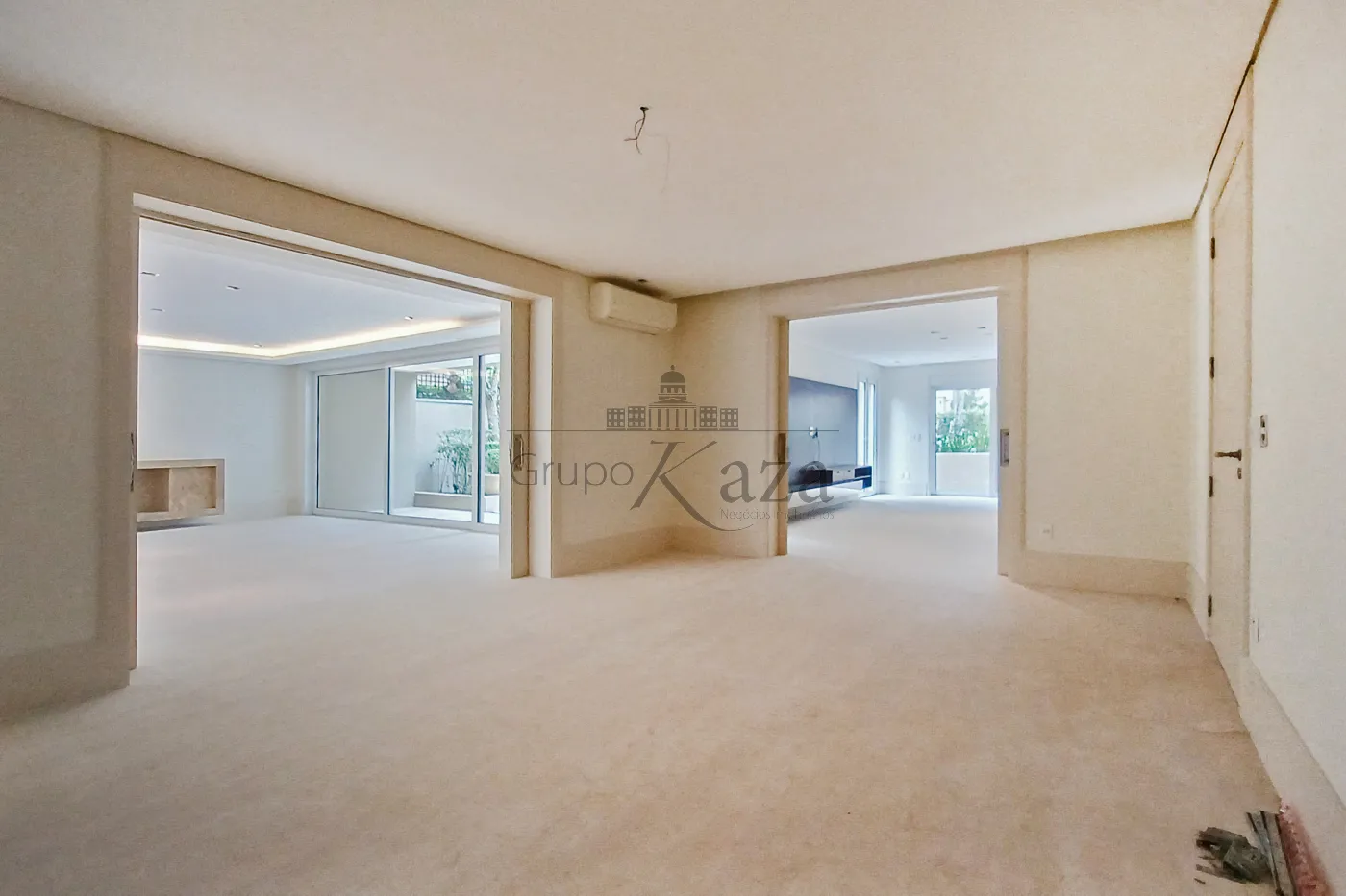 Foto 2 de Casa Padrão em Jardim Europa, São Paulo - imagem 2 Foto 2 de Casa Padrão em Jardim Europa, São Paulo - imagem 2