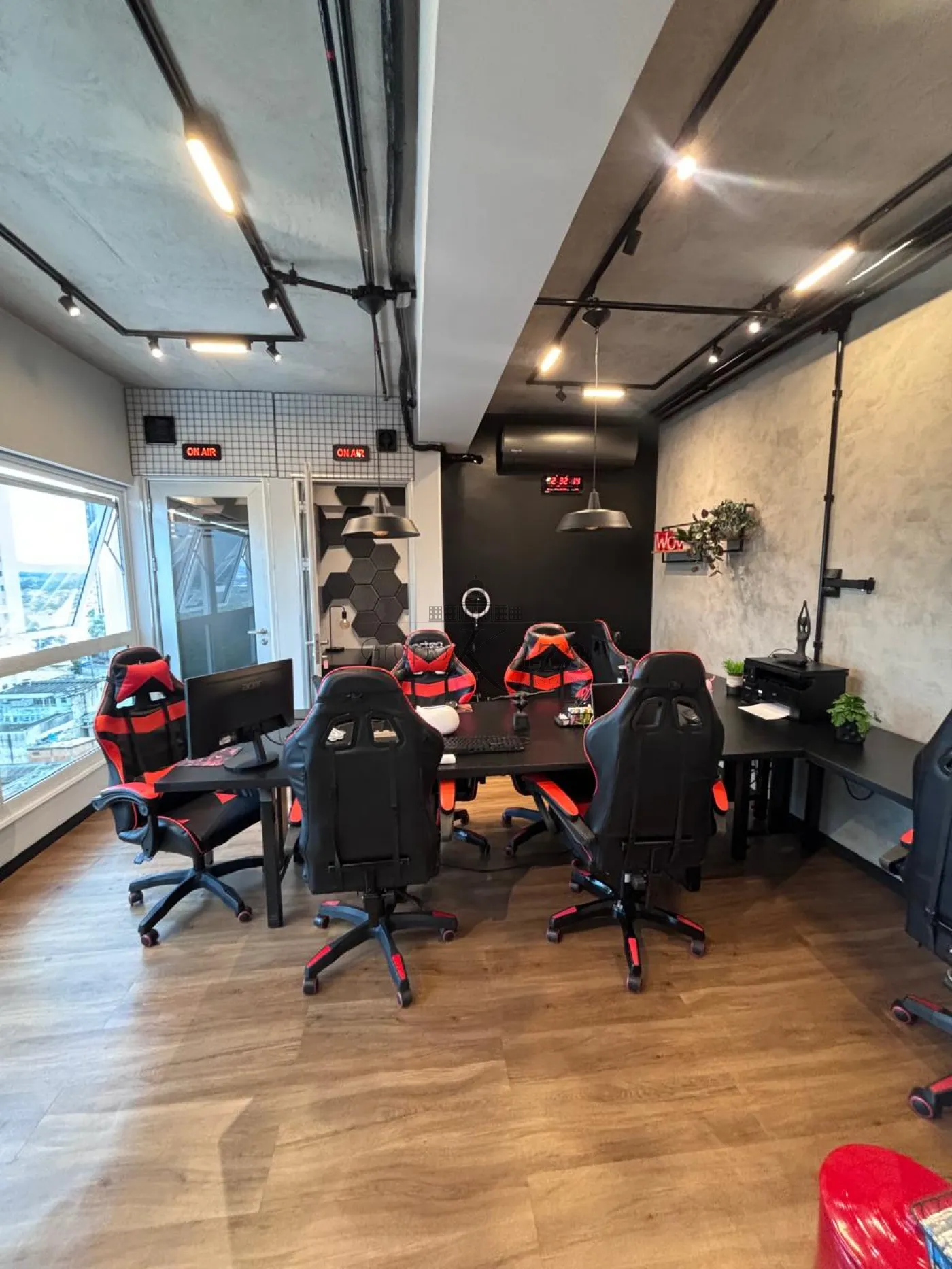 Foto 1 de Comercial Sala Condomínio em Centro, São José dos Campos - imagem 1 Foto 1 de Comercial Sala Condomínio em Centro, São José dos Campos - imagem 1