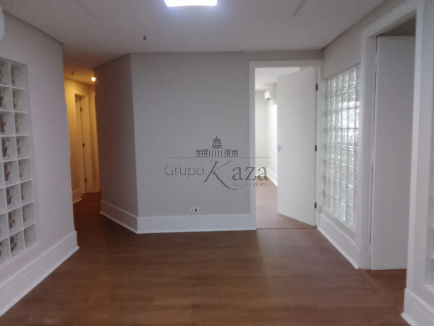 Foto 2 de Comercial Conjunto Comercial em Moema, São Paulo - imagem 2 Foto 2 de Comercial Conjunto Comercial em Moema, São Paulo - imagem 2