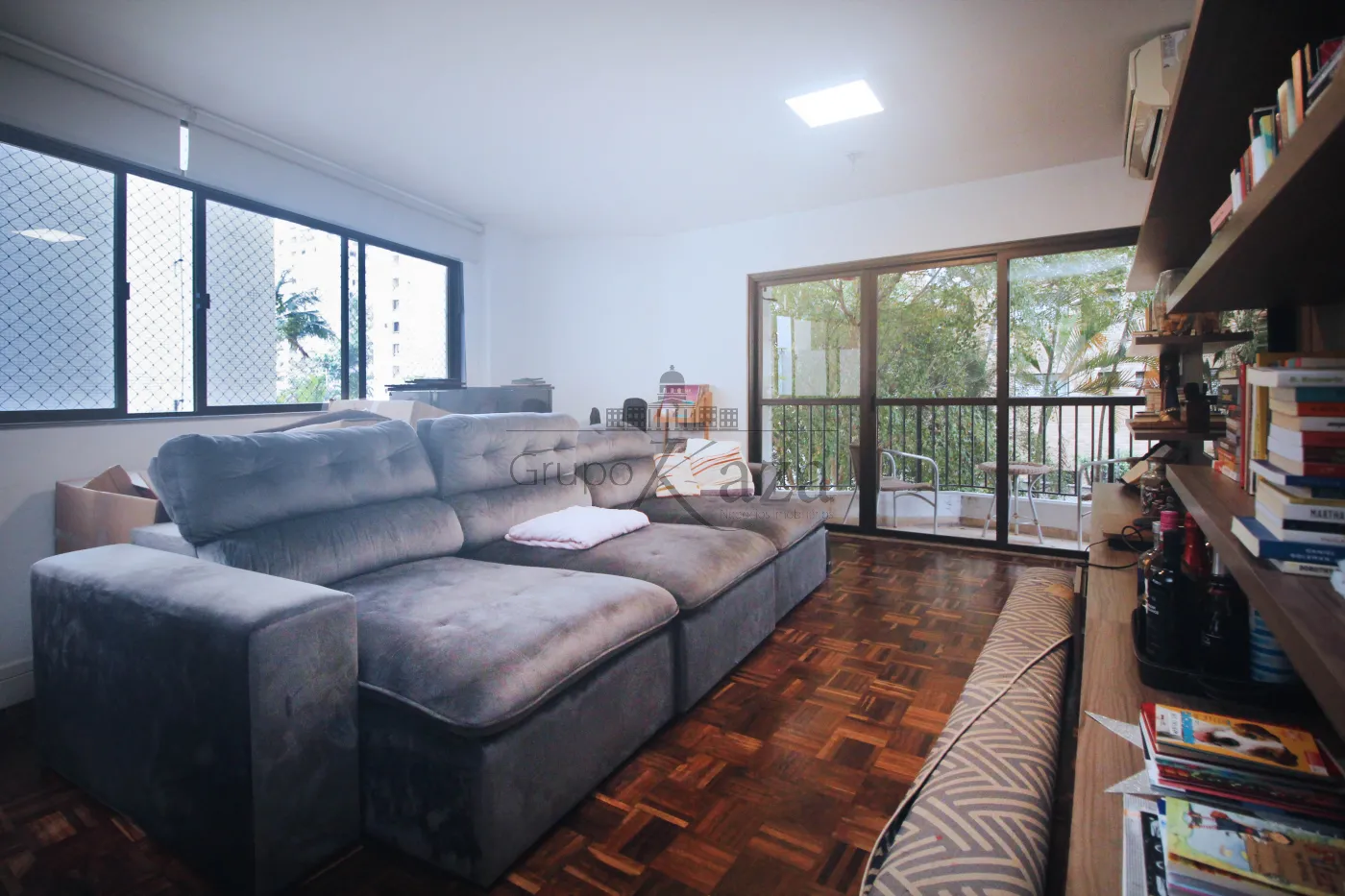 Foto 1 de Apartamento Padrão em Moema, São Paulo - imagem 1 Foto 1 de Apartamento Padrão em Moema, São Paulo - imagem 1