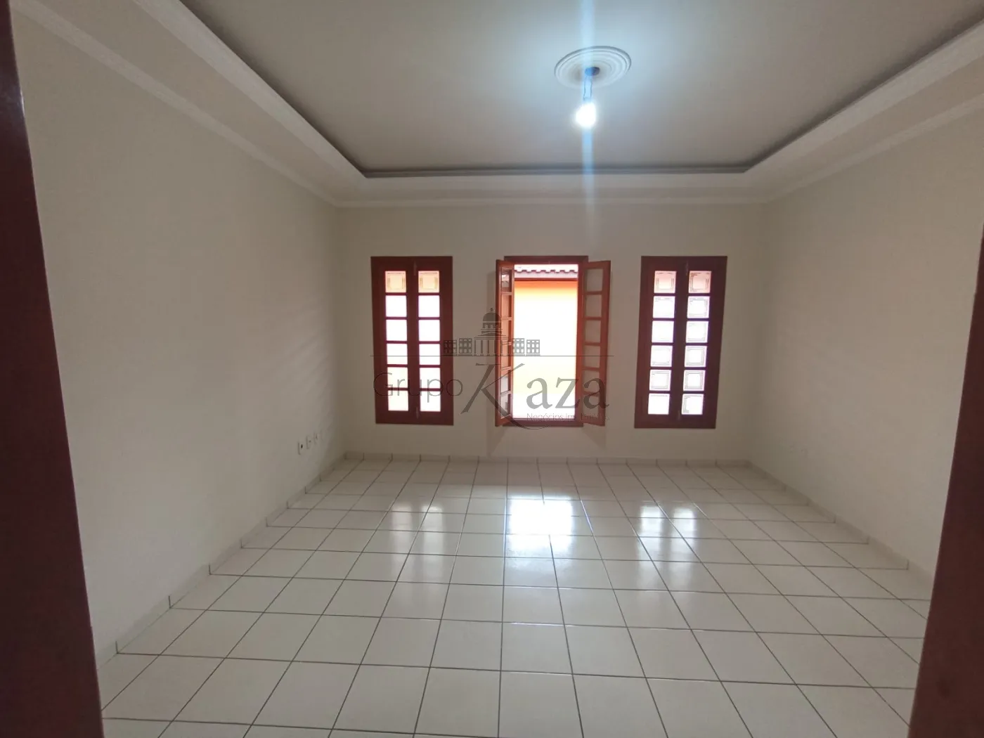 Foto 1 de Casa Padrão em Bosque dos Eucaliptos, São José dos Campos - imagem 1