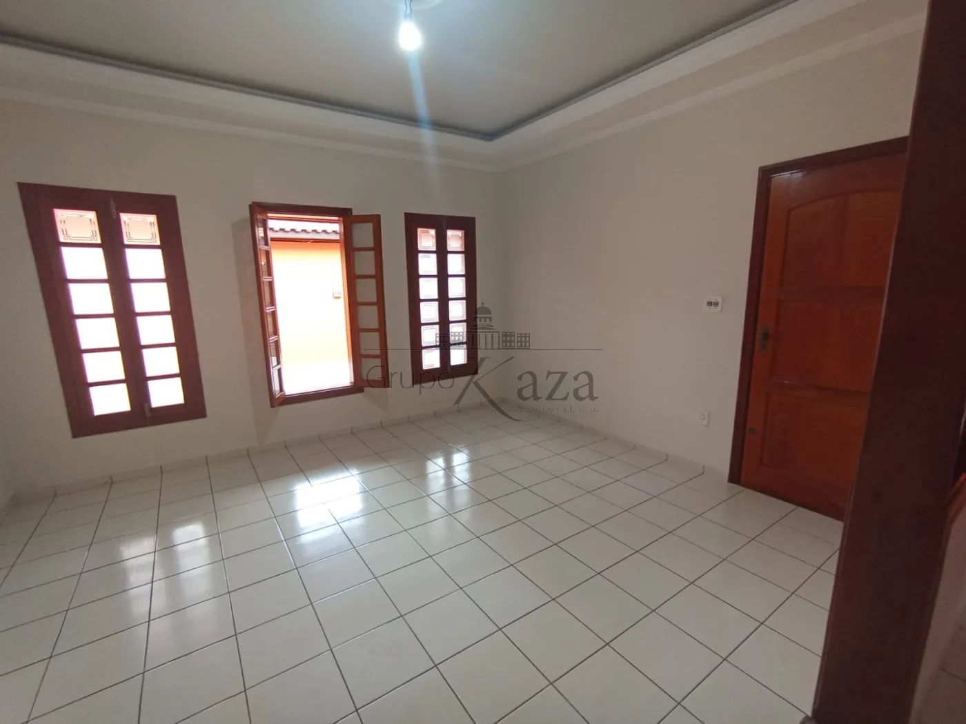 Foto 2 de Casa Padrão em Bosque dos Eucaliptos, São José dos Campos - imagem 2