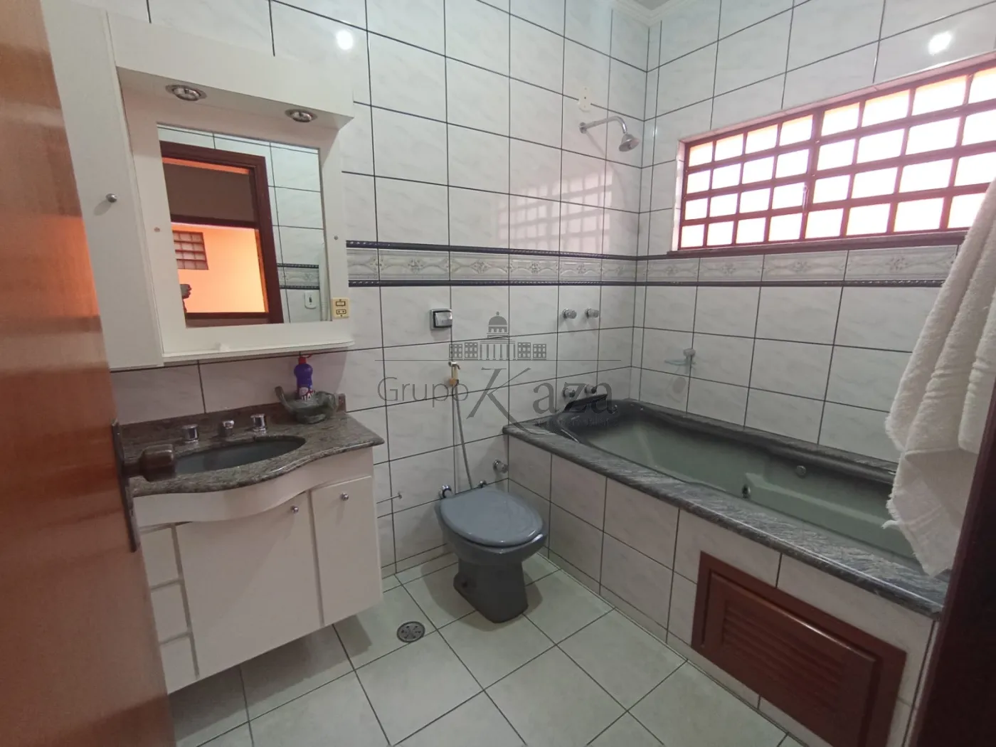 Foto 16 de Casa Padrão em Bosque dos Eucaliptos, São José dos Campos - imagem 16