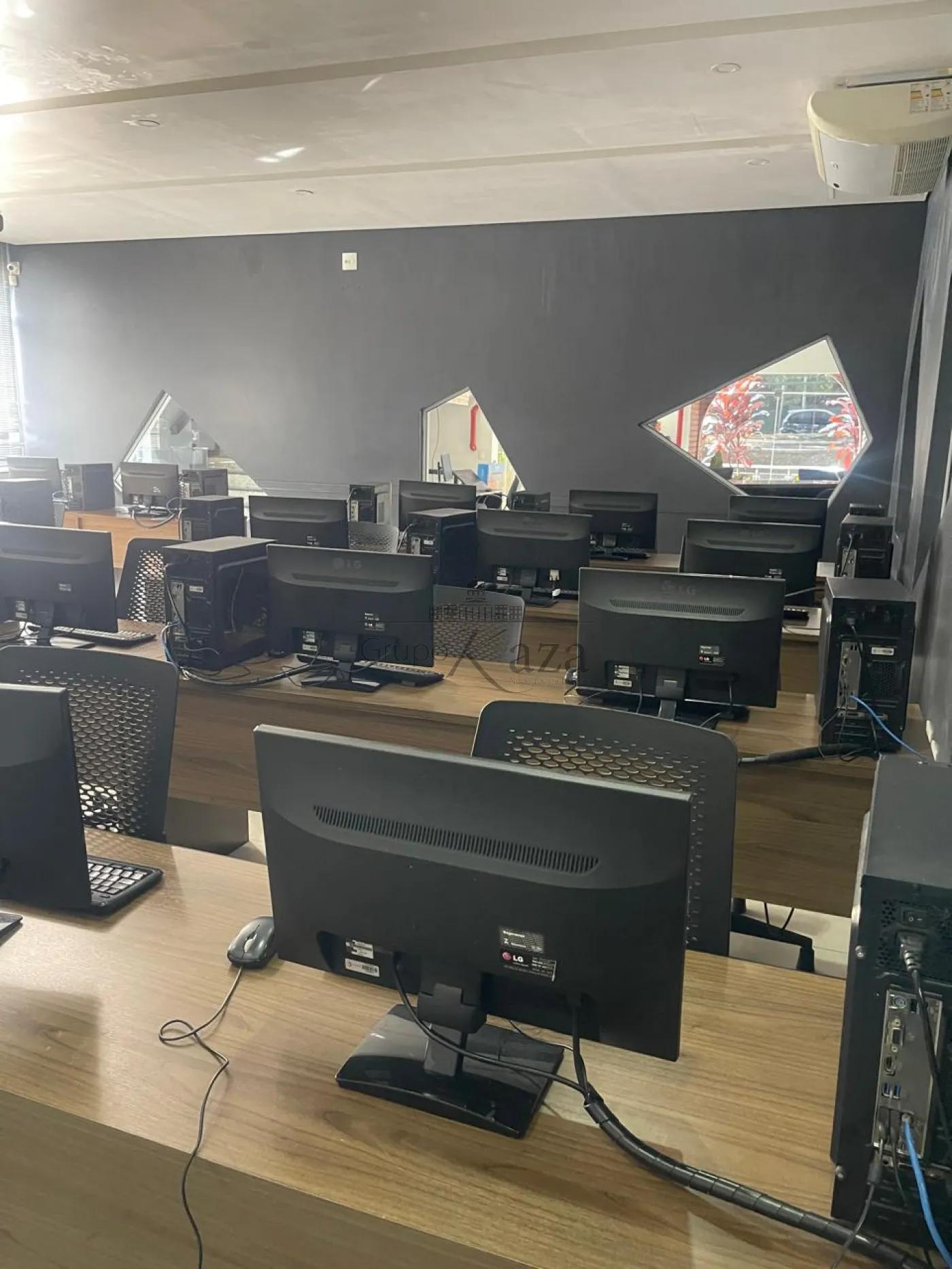 Foto 25 de Casa Padrão em Chácara Santo Antônio (Zona Sul), São Paulo - imagem 25