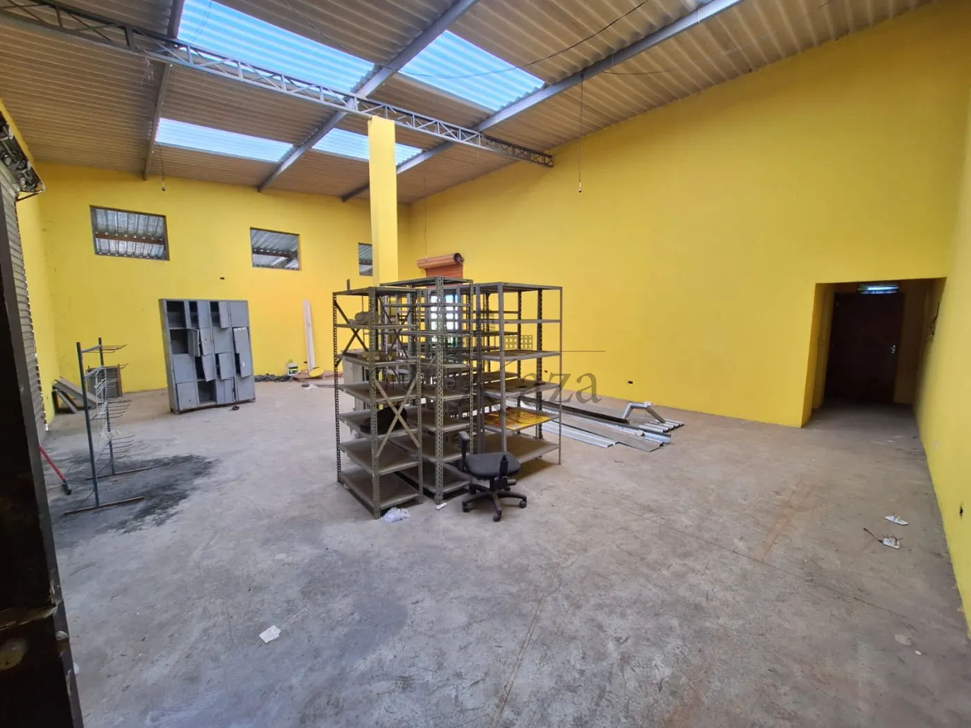 Foto 2 de Comercial Galpão em Conjunto Habitacional Marinho, Jacareí - imagem 2 Foto 2 de Comercial Galpão em Conjunto Habitacional Marinho, Jacareí - imagem 2