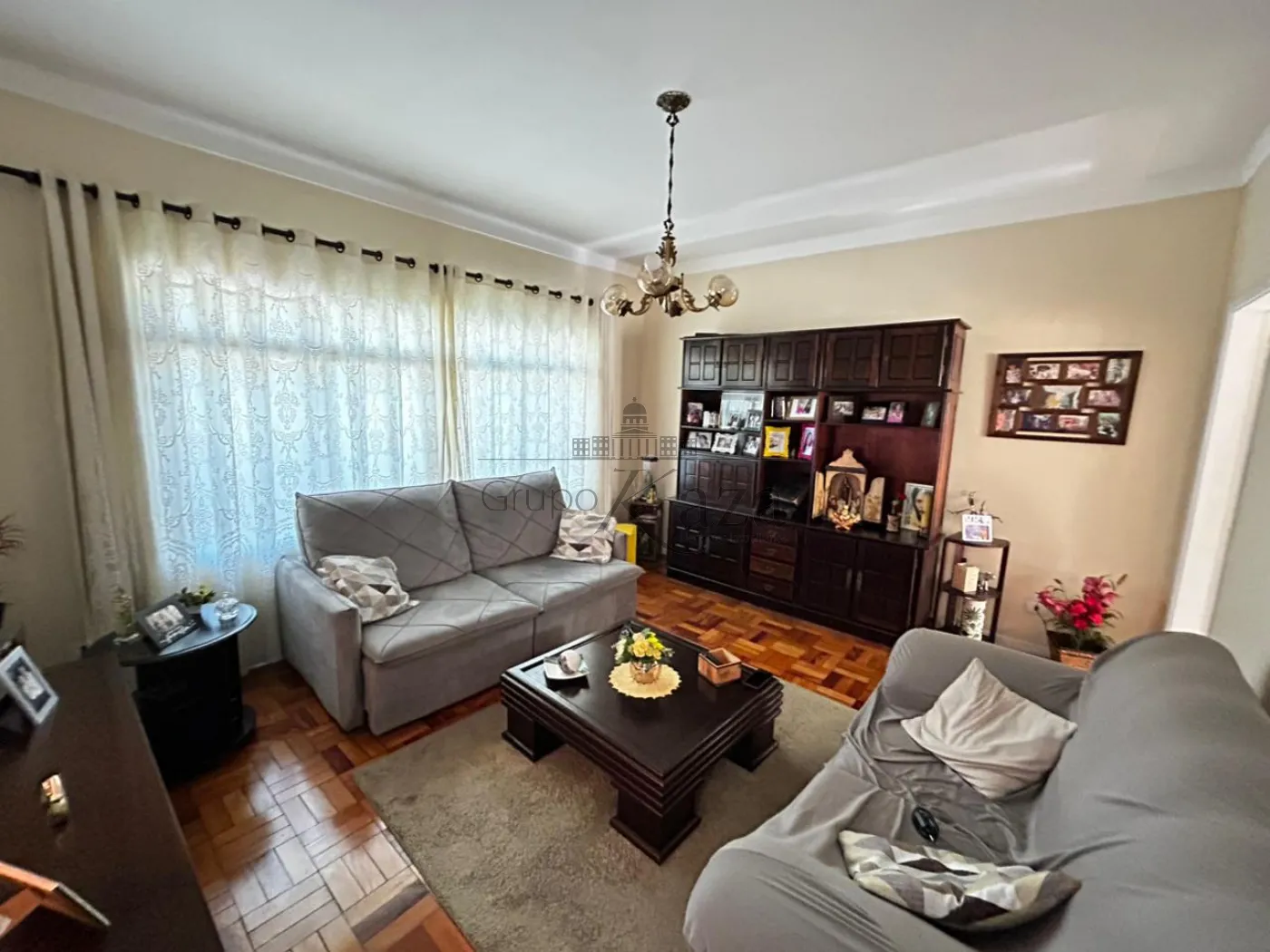 Foto 2 de Casa Padrão em Centro, Jacareí - imagem 2 Foto 2 de Casa Padrão em Centro, Jacareí - imagem 2