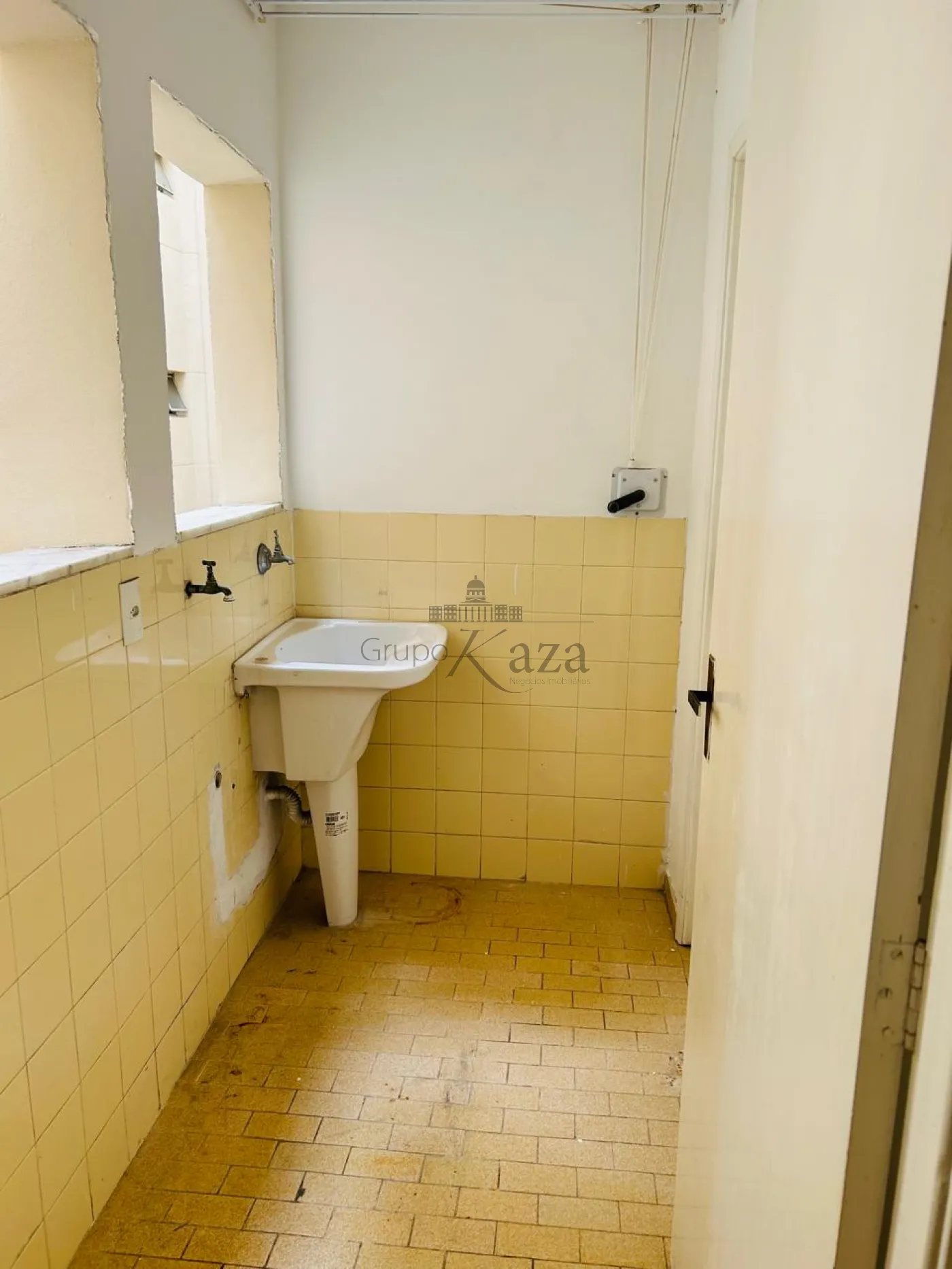 Foto 3 de Apartamento Padrão em Vila Adyana, São José dos Campos - imagem 3 Foto 3 de Apartamento Padrão em Vila Adyana, São José dos Campos - imagem 3