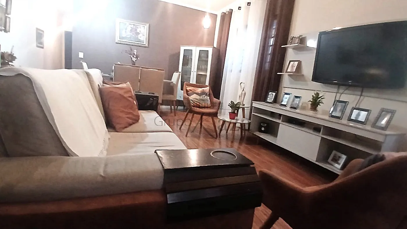 Foto 2 de Casa Padrão em Bosque dos Eucaliptos, São José dos Campos - imagem 2 Foto 2 de Casa Padrão em Bosque dos Eucaliptos, São José dos Campos - imagem 2