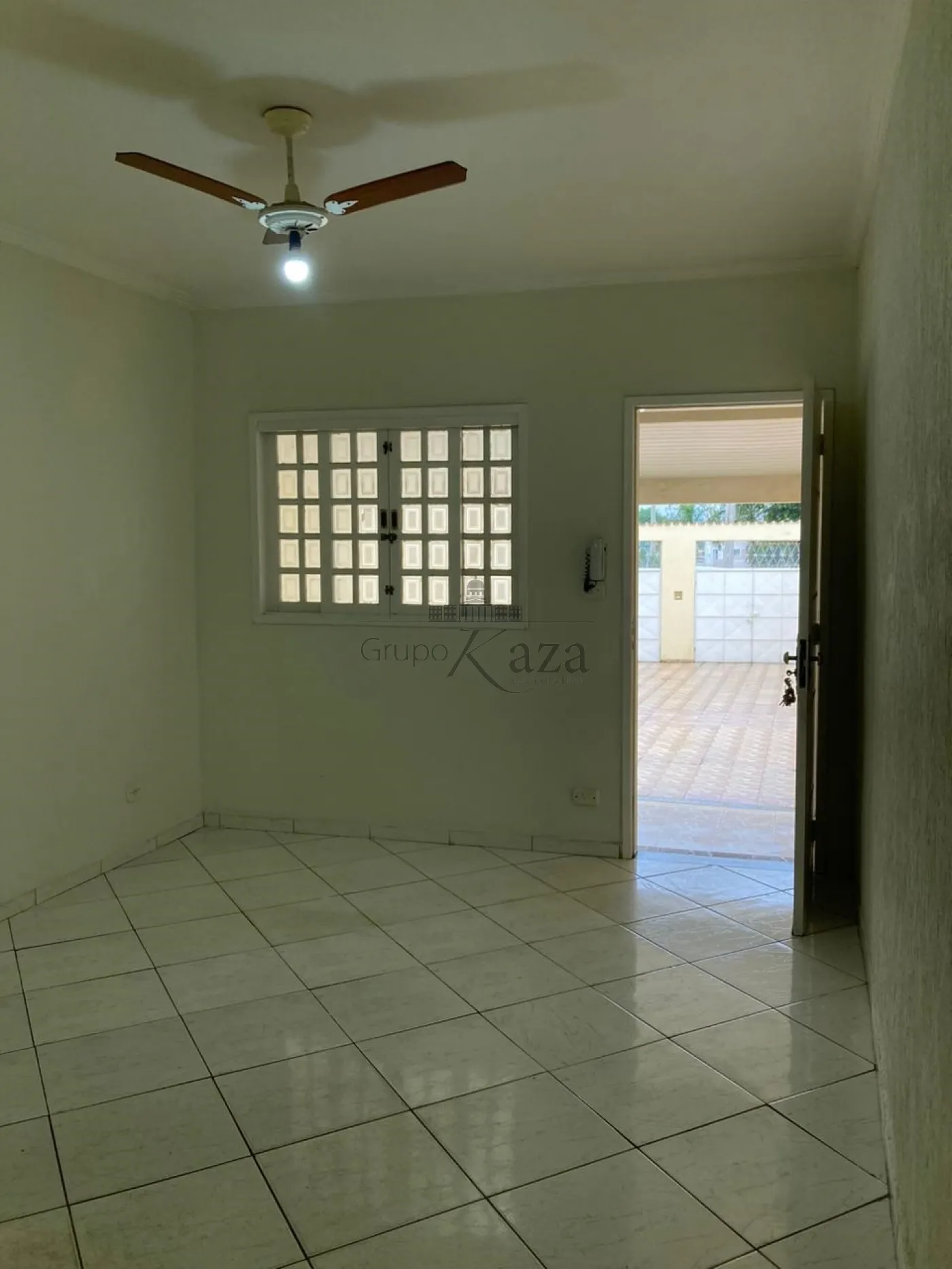 Foto 1 de Casa Padrão em Jardim Ismênia, São José dos Campos - imagem 1