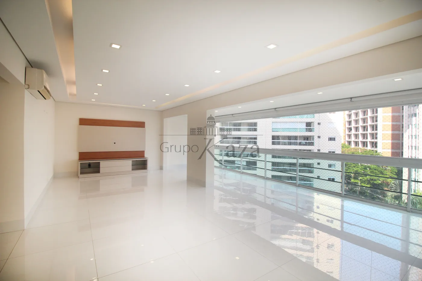 Foto 1 de Apartamento Padrão em Vila Olímpia, São Paulo - imagem 1 Foto 1 de Apartamento Padrão em Vila Olímpia, São Paulo - imagem 1