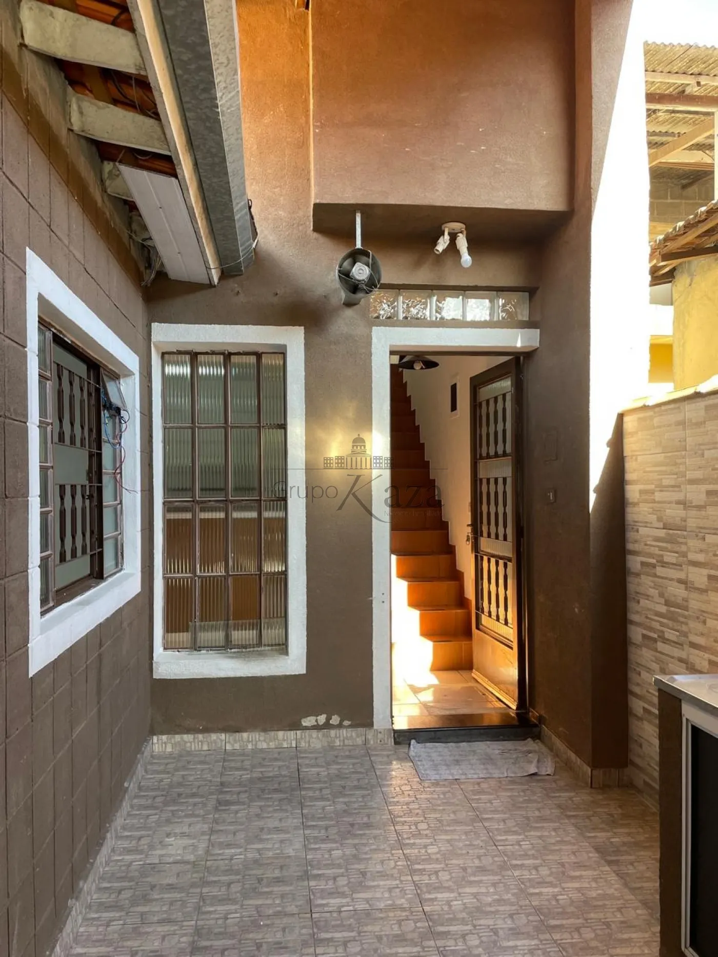 Foto 1 de Casa Comercial Residencial em Jardim Satélite, São José dos Campos - imagem 1 Foto 1 de Casa Comercial Residencial em Jardim Satélite, São José dos Campos - imagem 1