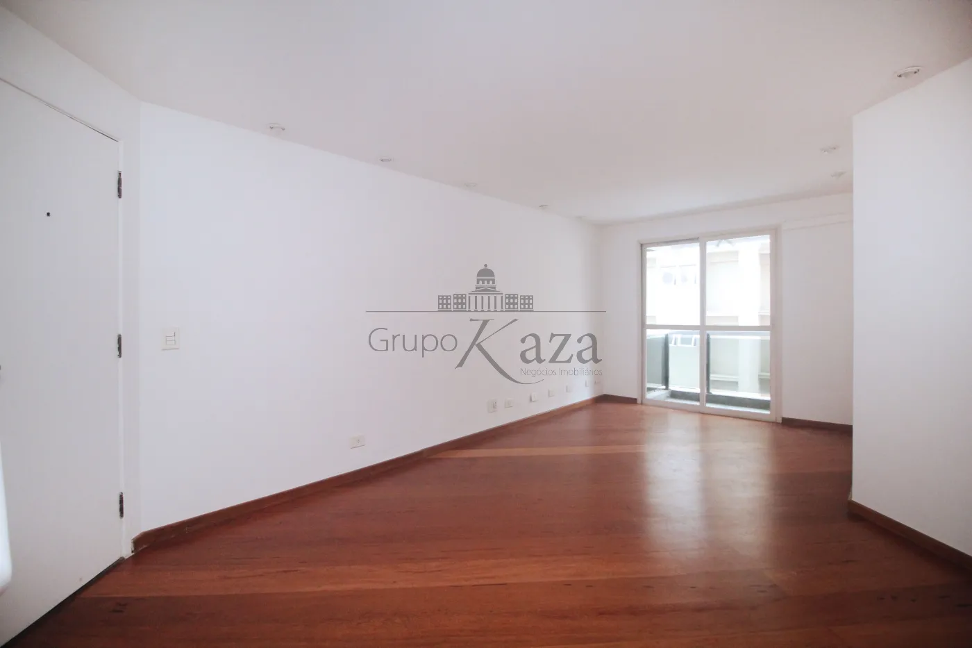 Foto 1 de Apartamento Padrão em Moema, São Paulo - imagem 1 Foto 1 de Apartamento Padrão em Moema, São Paulo - imagem 1