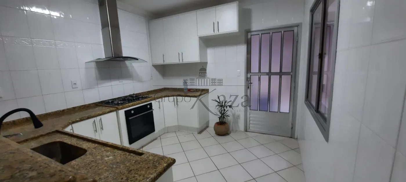 Foto 1 de Casa Sobrado em Vila Indústrial, São José dos Campos - imagem 1 Foto 1 de Casa Sobrado em Vila Indústrial, São José dos Campos - imagem 1