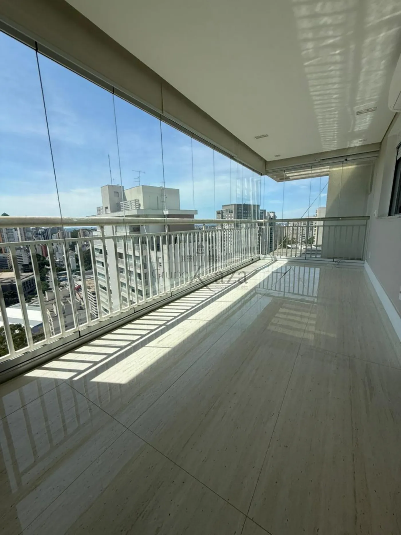 Foto 1 de Apartamento Cobertura Duplex em Vila Andrade, São Paulo - imagem 1 Foto 1 de Apartamento Cobertura Duplex em Vila Andrade, São Paulo - imagem 1