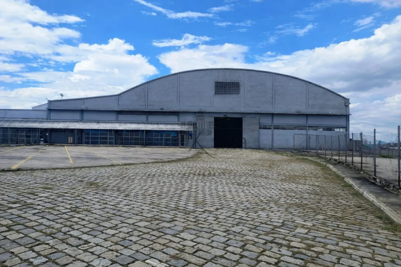 Foto 1 de Comercial Galpão em Vila Galvão, Caçapava - imagem 1 Foto 1 de Comercial Galpão em Vila Galvão, Caçapava - imagem 1