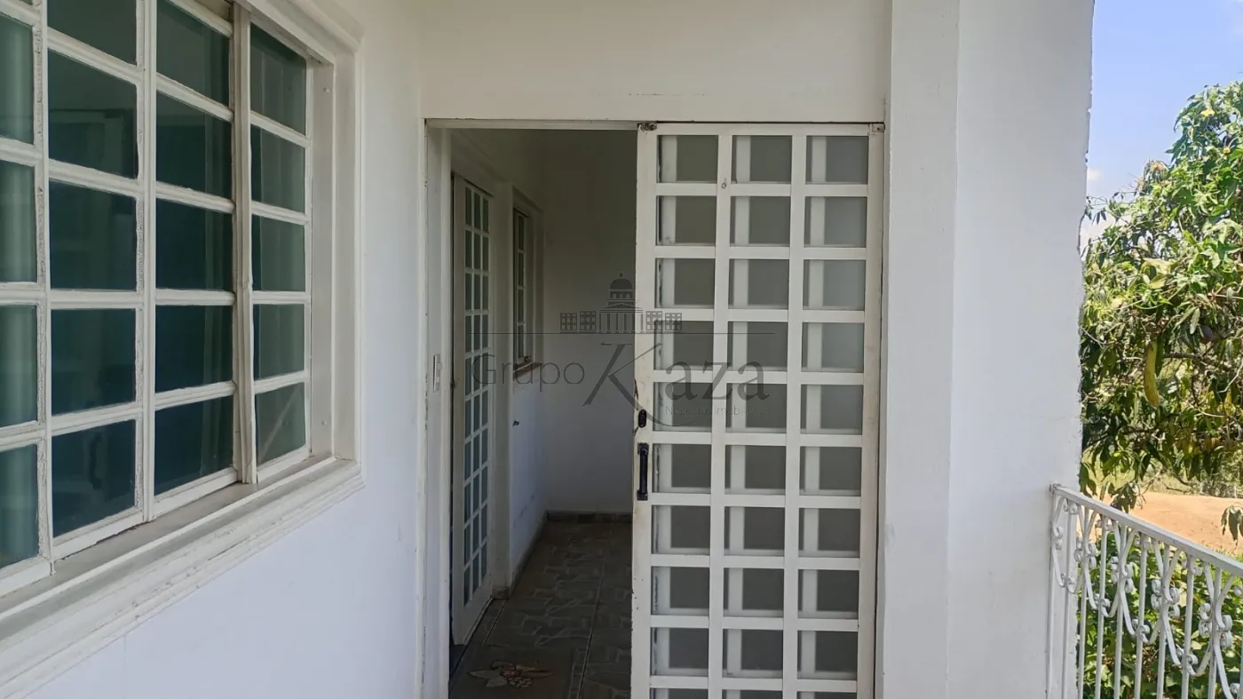 Foto 1 de Casa Padrão em Chácaras Reunidas Igarapés, Jacareí - imagem 1 Foto 1 de Casa Padrão em Chácaras Reunidas Igarapés, Jacareí - imagem 1