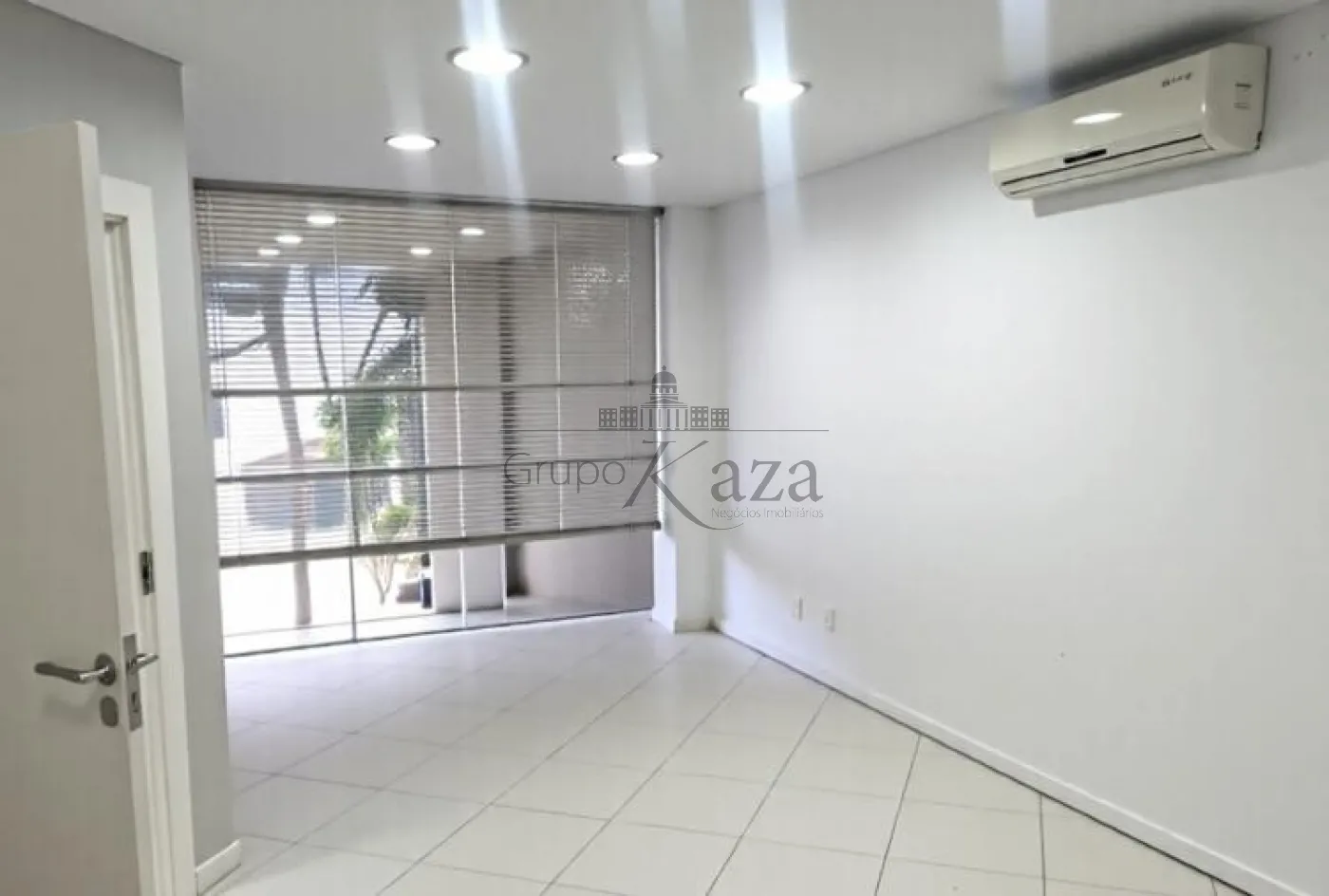 Foto 1 de Comercial Galpão em Parque Industrial, São José dos Campos - imagem 1 Foto 1 de Comercial Galpão em Parque Industrial, São José dos Campos - imagem 1