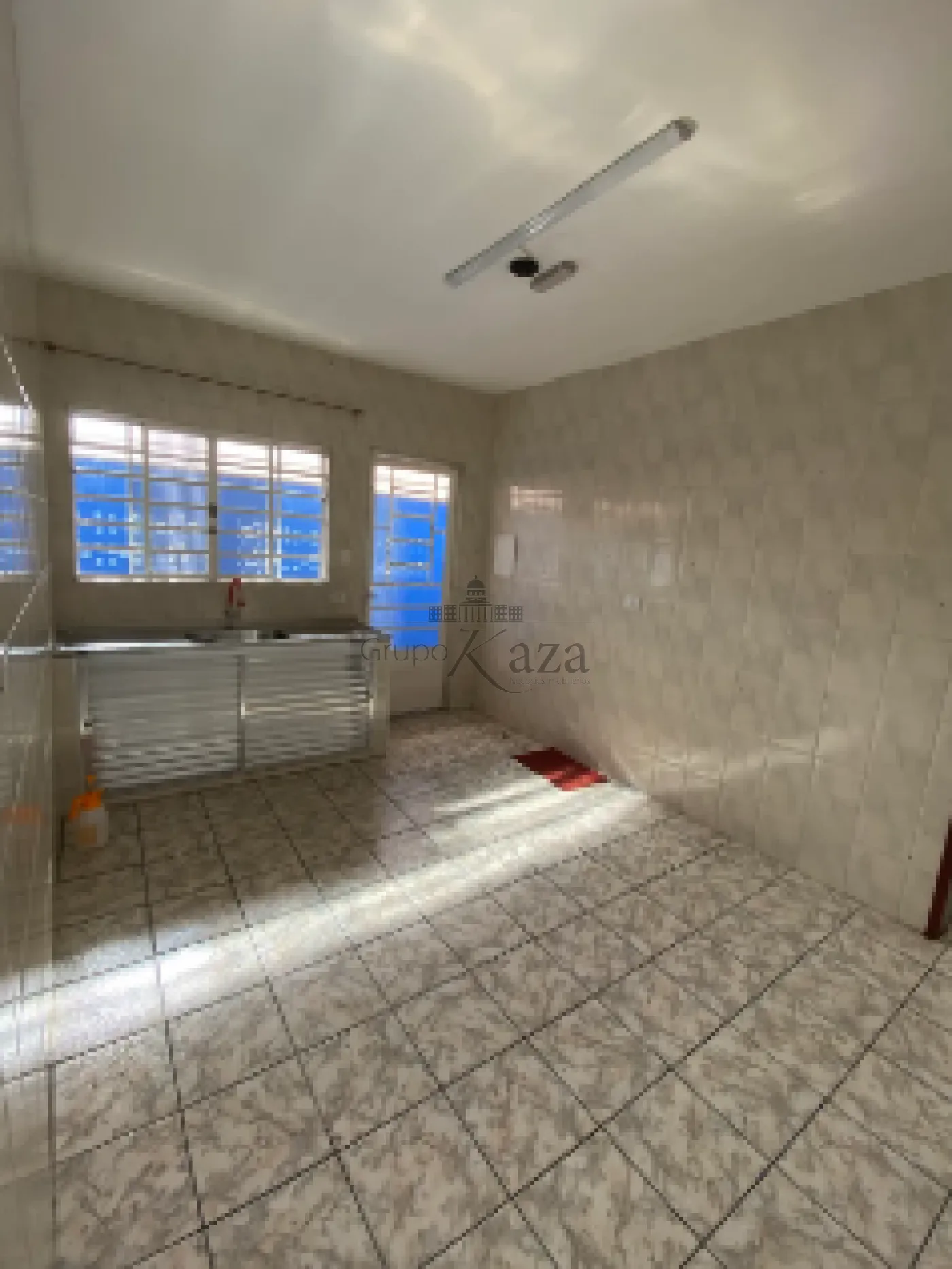 Foto 3 de Casa Padrão em Jardim Ismênia, São José dos Campos - imagem 3 Foto 3 de Casa Padrão em Jardim Ismênia, São José dos Campos - imagem 3