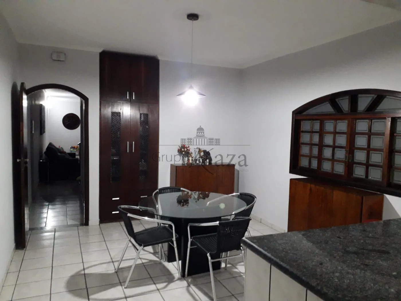 Foto 2 de Casa Padrão em Vila Tesouro, São José dos Campos - imagem 2 Foto 2 de Casa Padrão em Vila Tesouro, São José dos Campos - imagem 2
