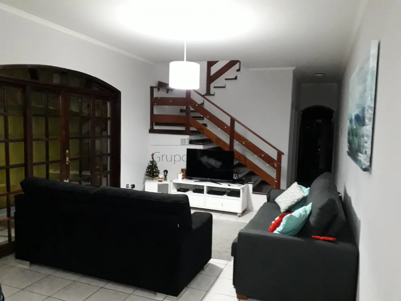 Foto 1 de Casa Padrão em Vila Tesouro, São José dos Campos - imagem 1 Foto 1 de Casa Padrão em Vila Tesouro, São José dos Campos - imagem 1