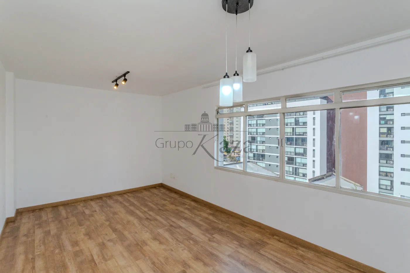 Foto 1 de Apartamento Padrão em Vila Olímpia, São Paulo - imagem 1 Foto 1 de Apartamento Padrão em Vila Olímpia, São Paulo - imagem 1